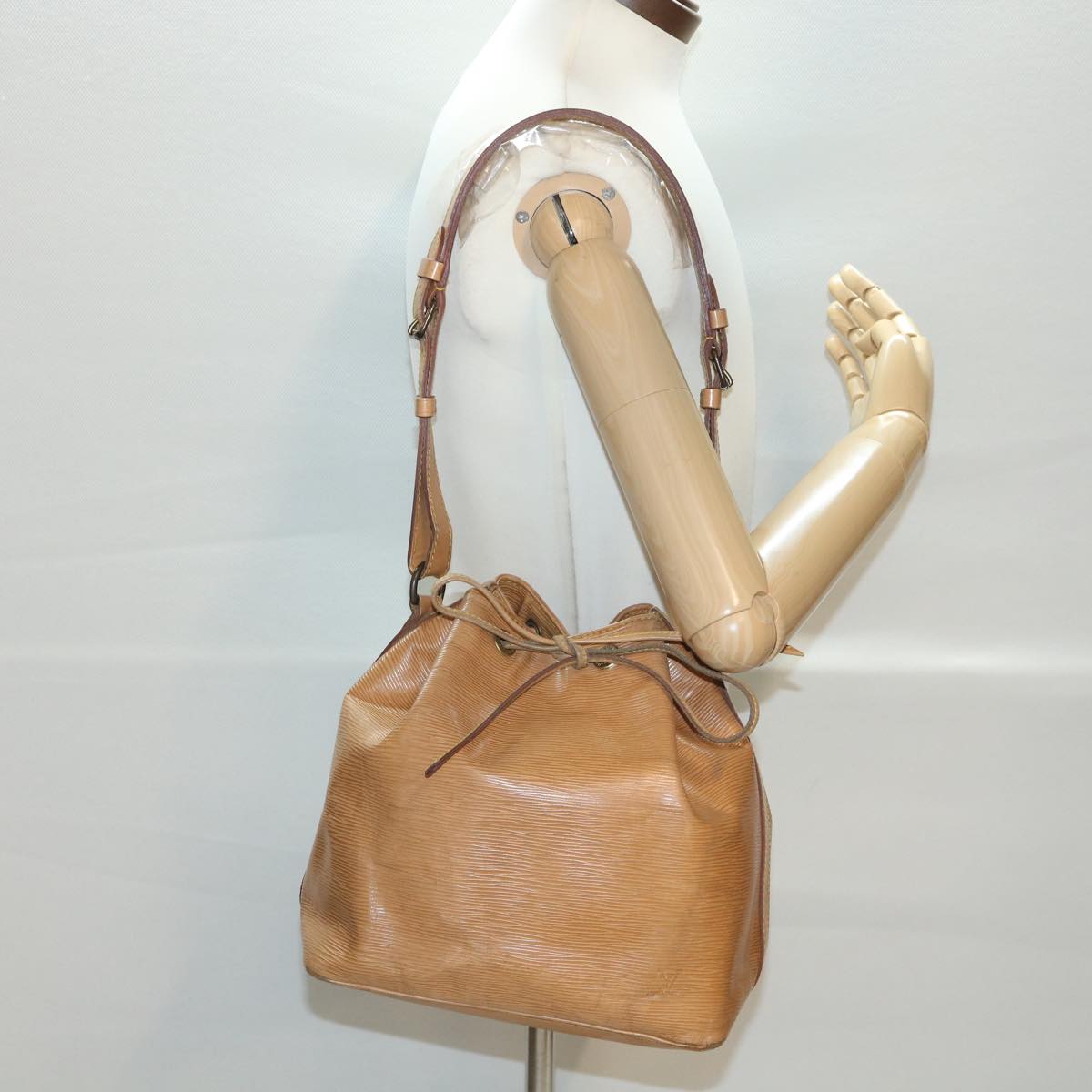 LOUIS VUITTON Epi Petit Noe Shoulder Bag Zipang Gold M44108 LV 39013