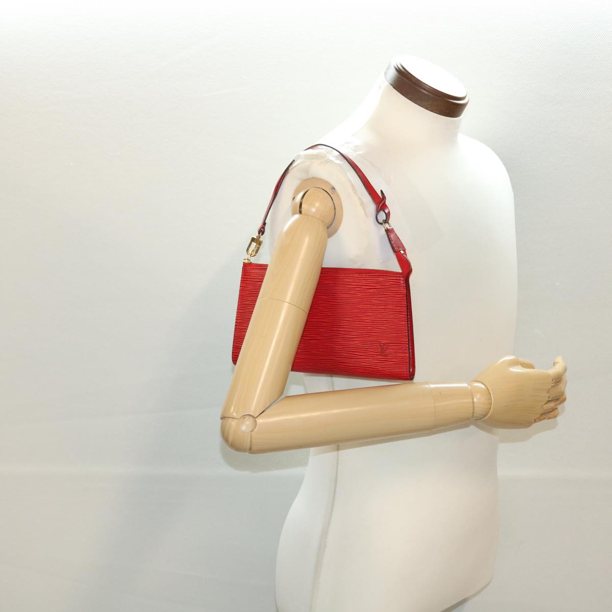 LOUIS VUITTON Epi Pochette Accessoires Pouch Red M52947 LV 40020