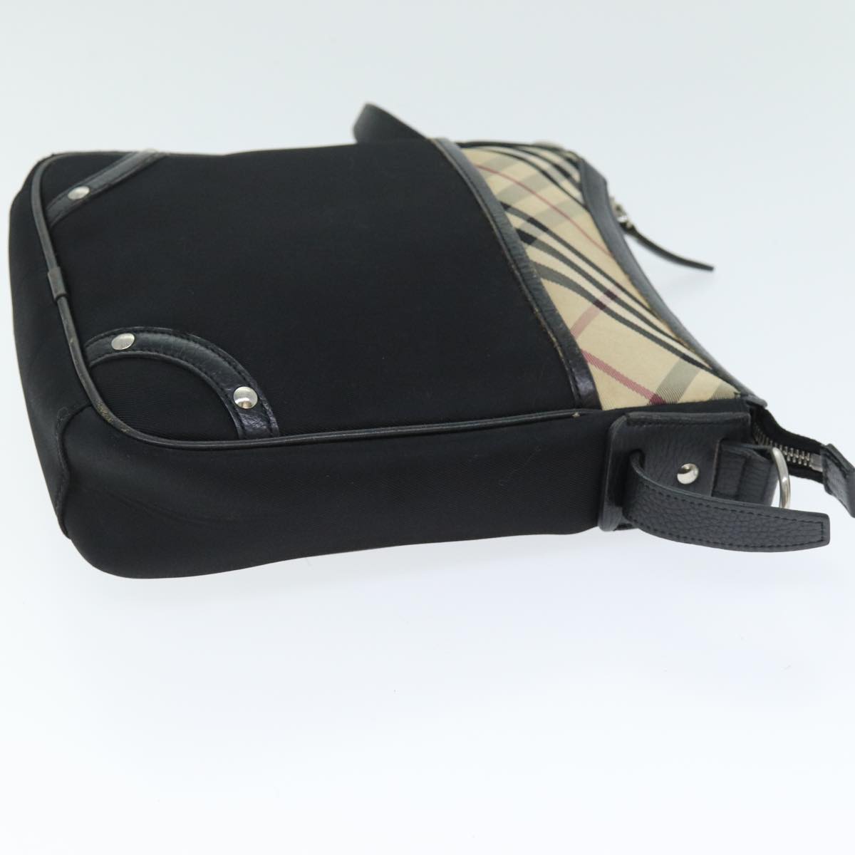 Luxury Burberry Nova Check Shoulder Bag Nylon Black Beige Auth 75144