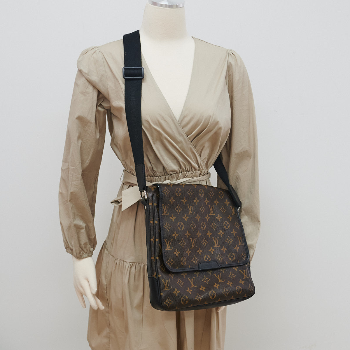 Louis Vuitton Messenger Bag Monogram Macassar