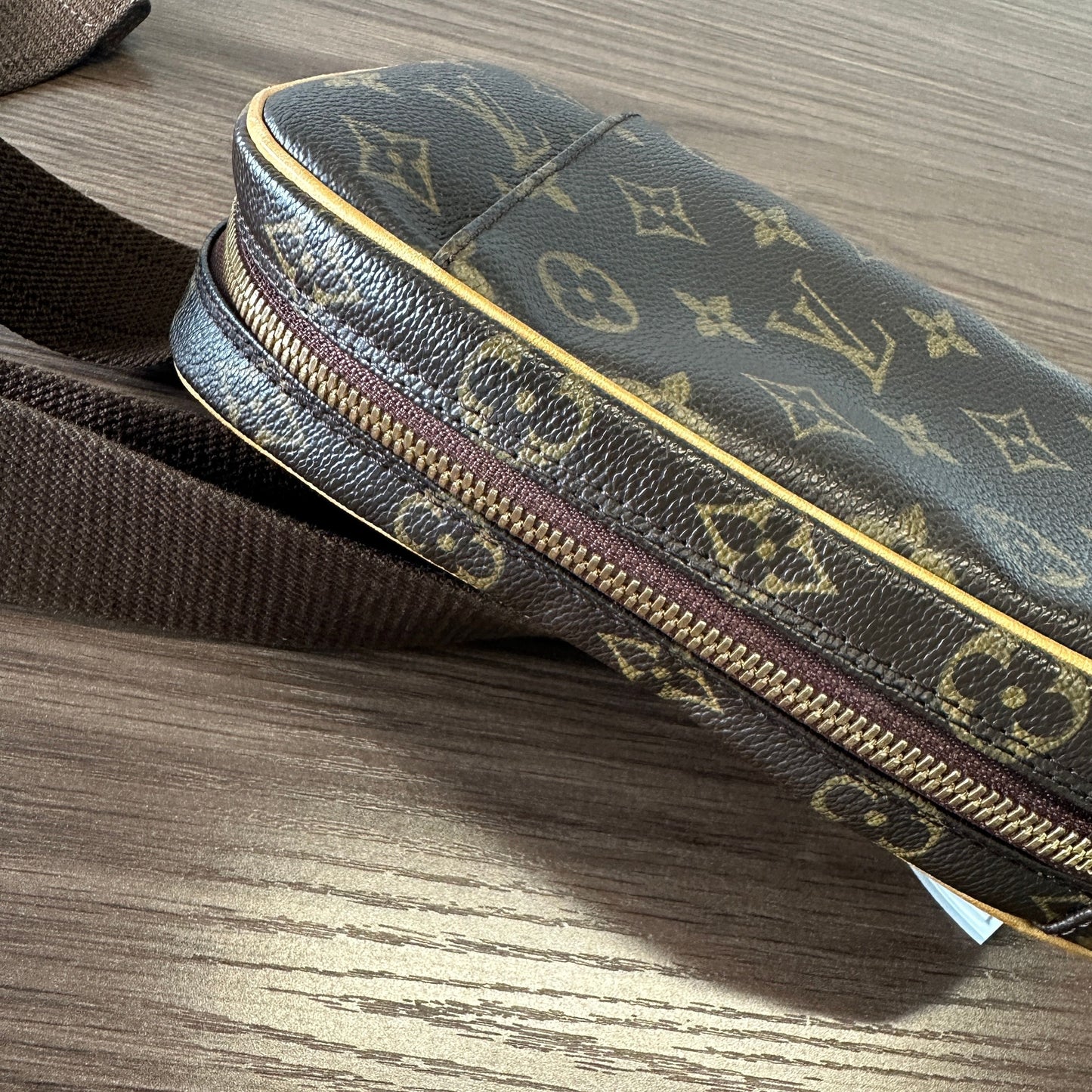 Louis Vuitton Pochette Ganju Monogram Body Bag LB122738
