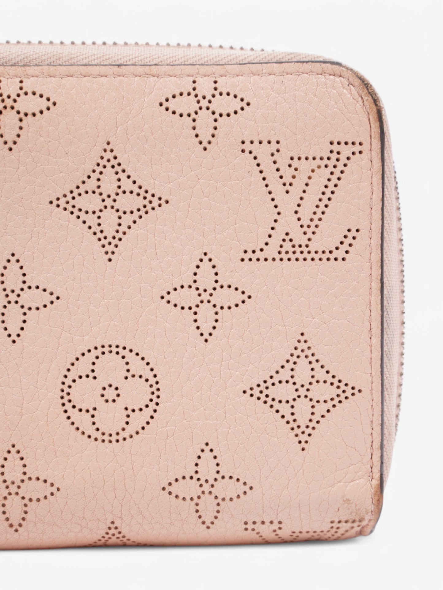 Louis Vuitton Zippy Wallet Magnolia Leather