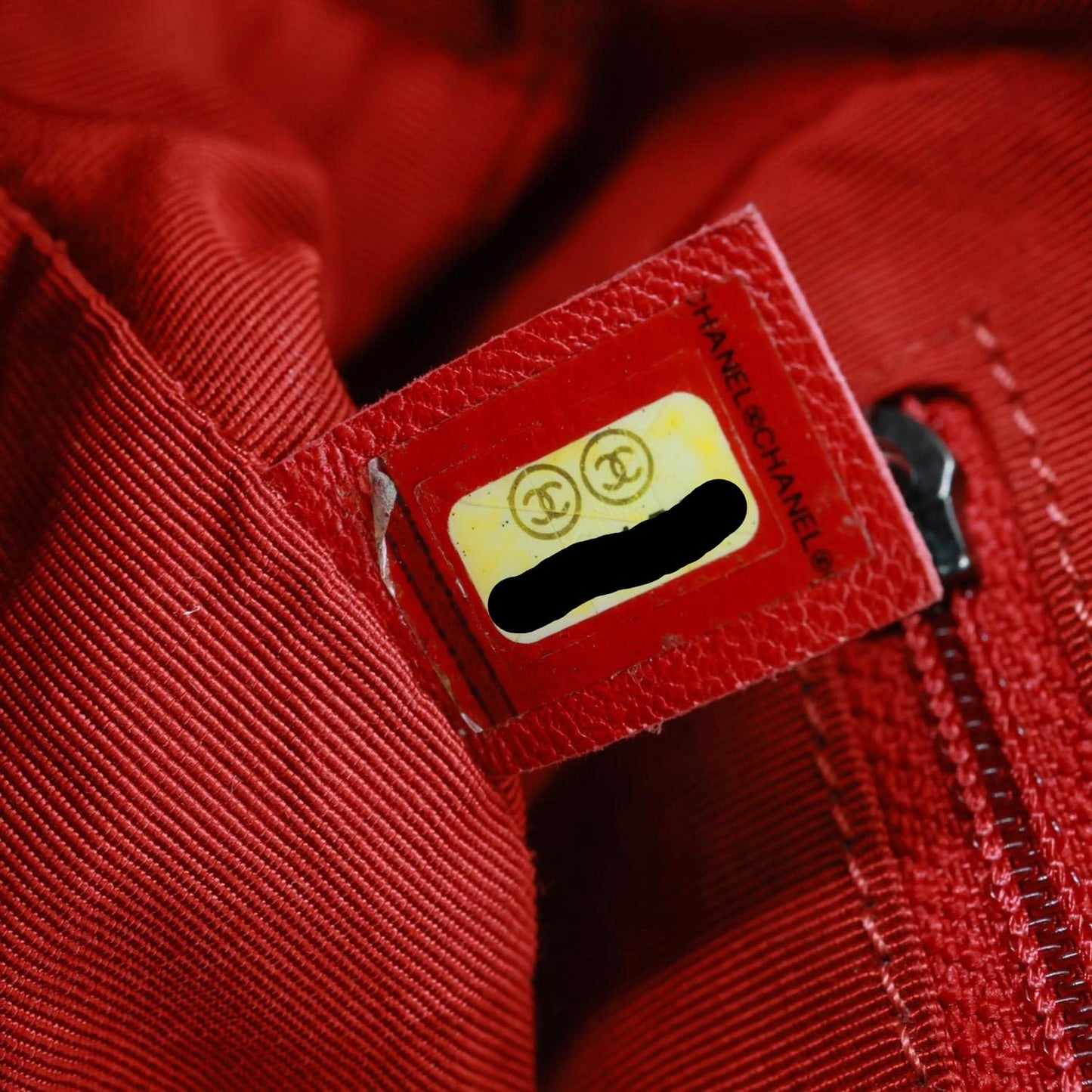 CHANEL Casual Rock Airlines Flap Quilted Crumpled Calfskin Leather Shoulder Bag Red