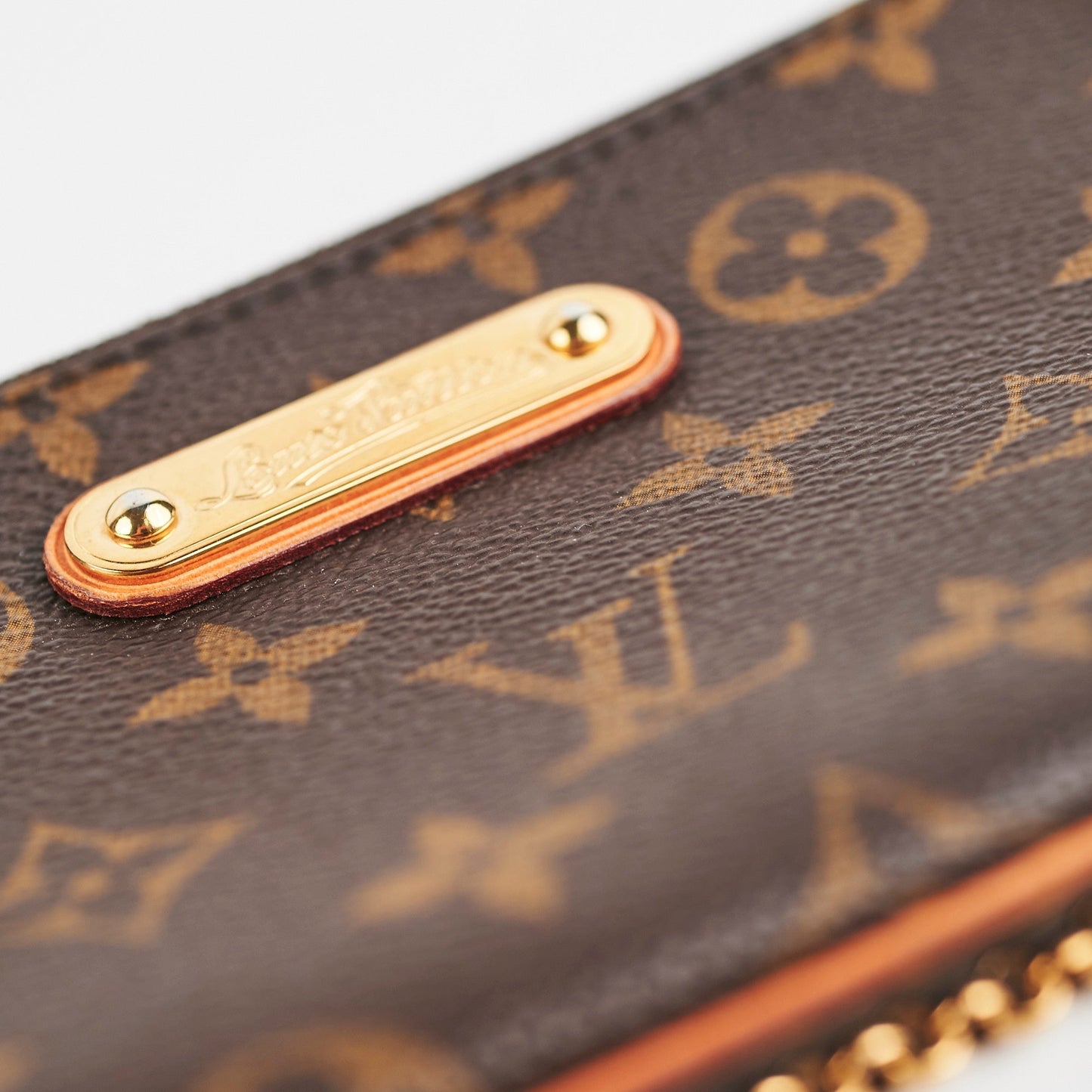 Louis Vuitton Pochette Milla MM Monogram