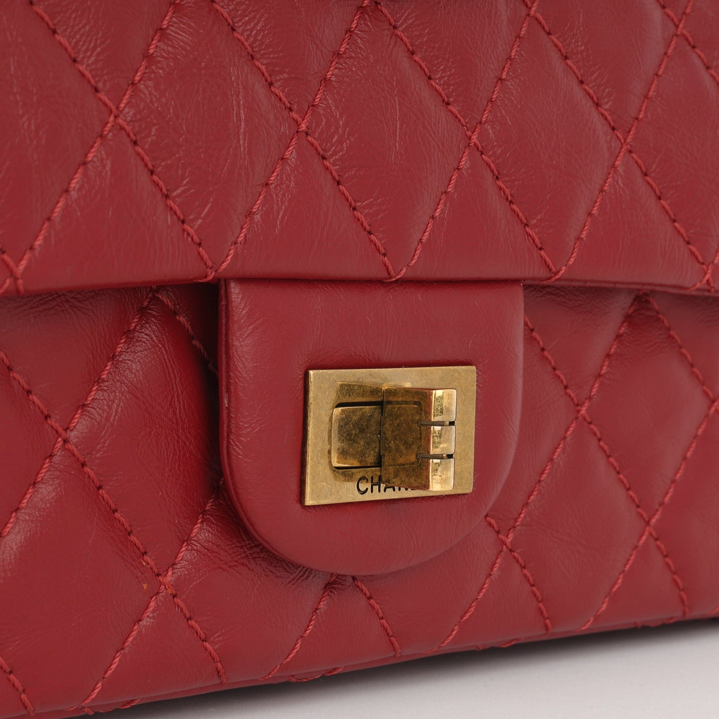 Chanel 2.55 Reissue - 225