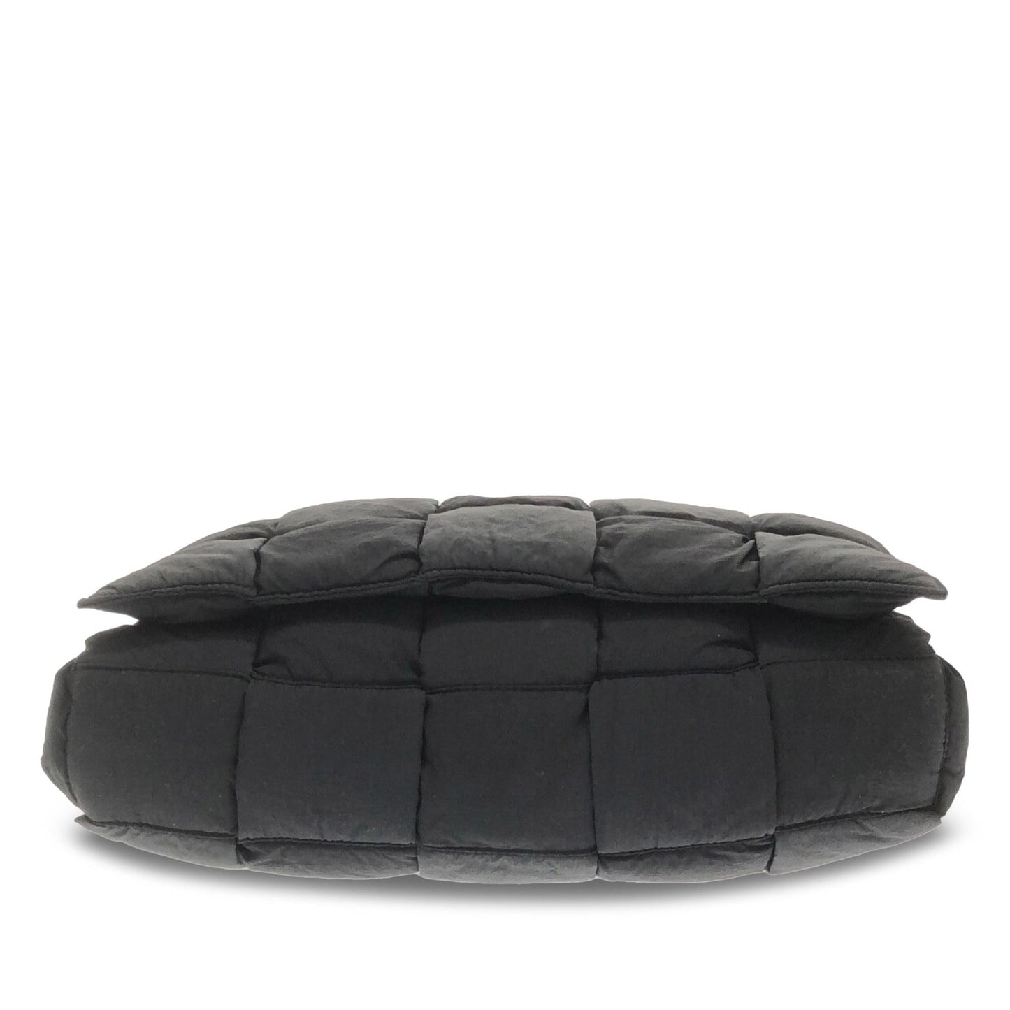 Luxury Bottega Veneta Maxi Intrecciato Padded Tech Cassette (SHG-s65SGg)