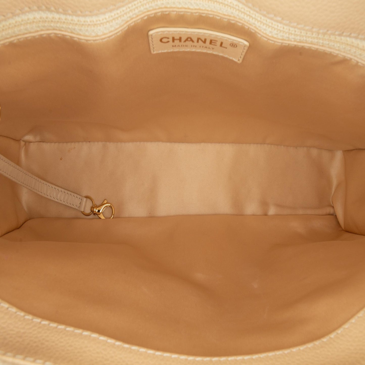 Chanel Caviar Grand Shopping Tote (SHG-wZDrX3)