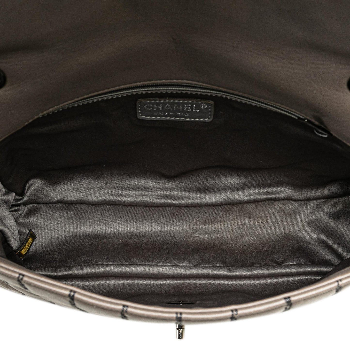Chanel Jumbo CC Lambskin Vertical Stitch Single Flap (SHG-aklE2G)
