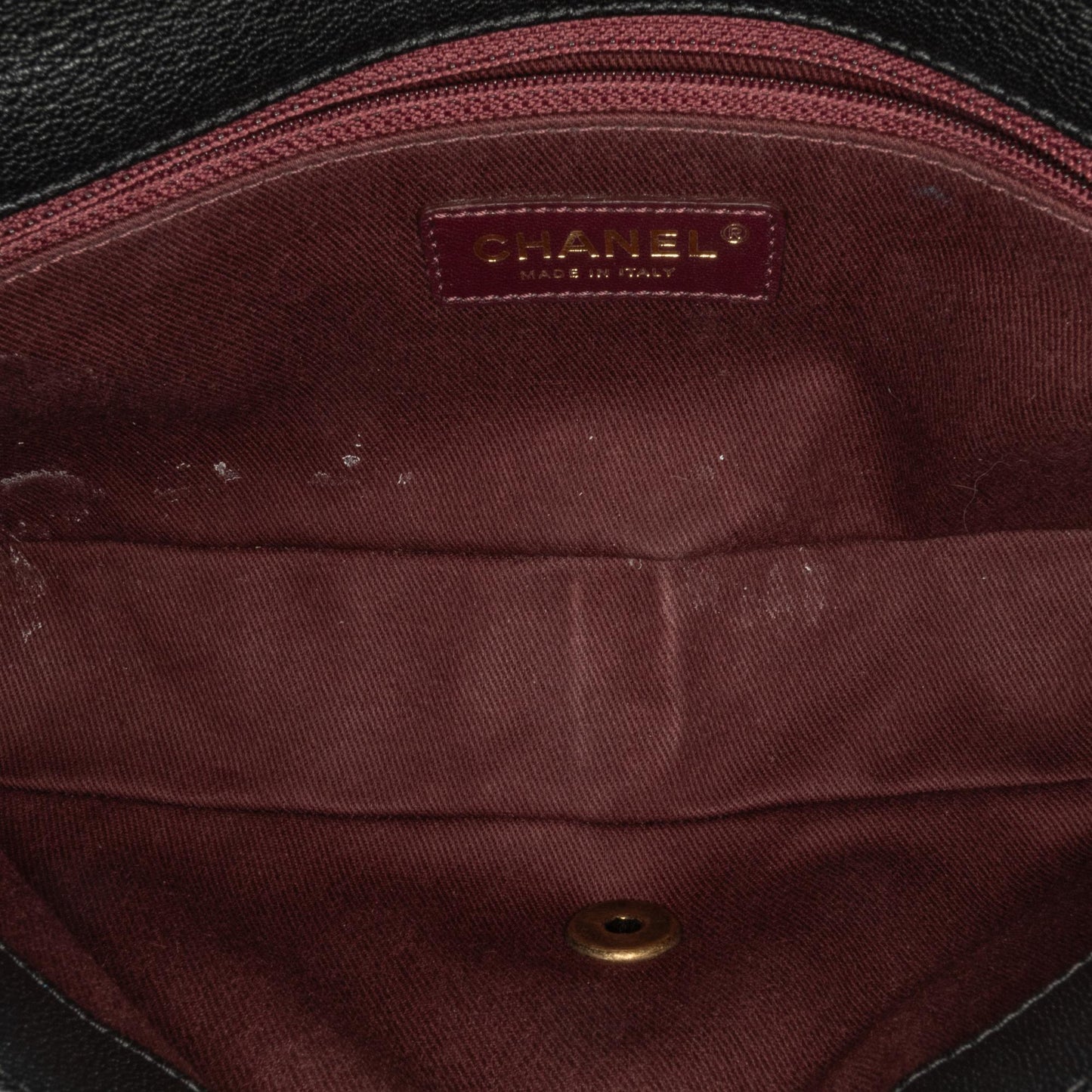 Chanel Medium Patent Goatskin CC Eyelet Flap (SHG-Xldzli) Crossbody