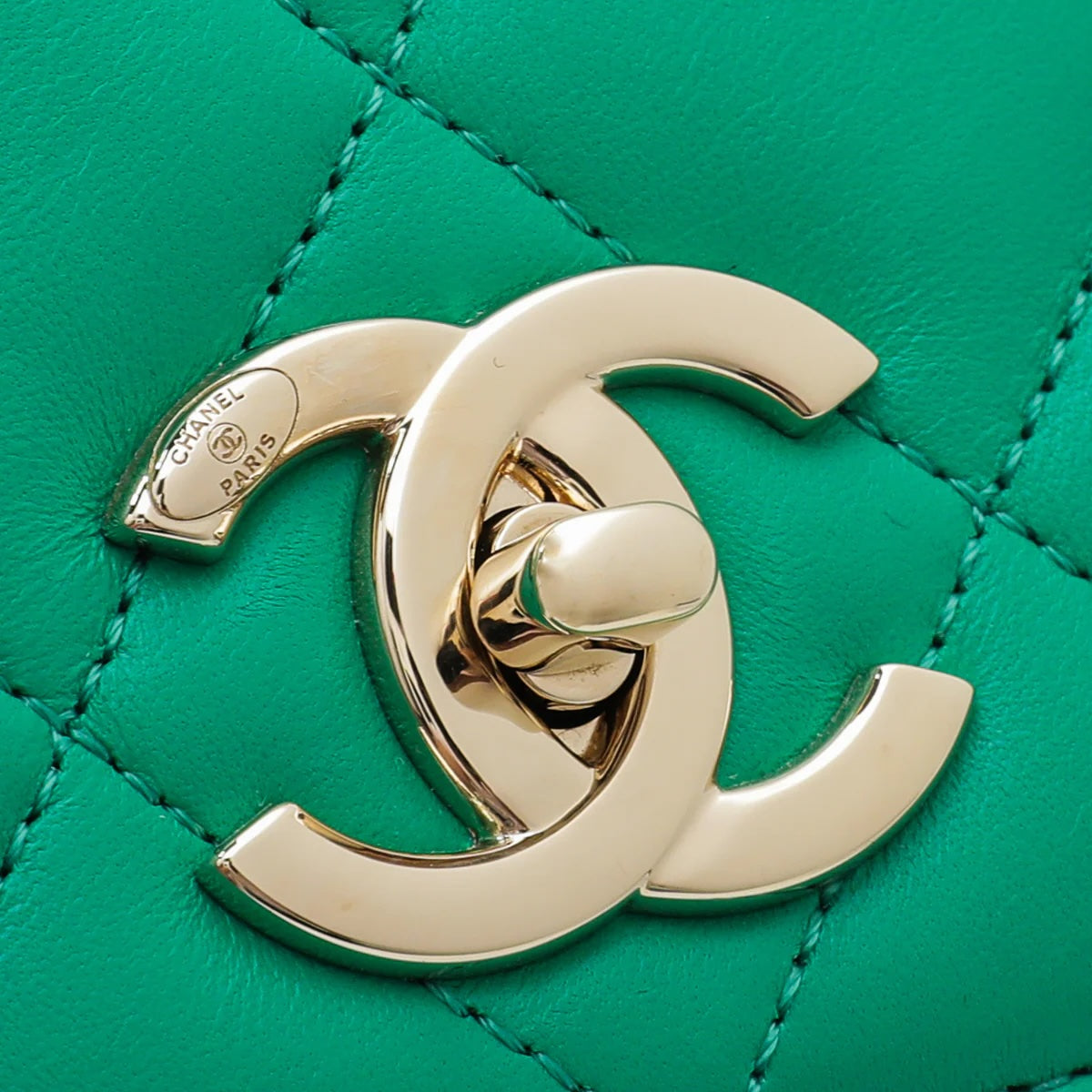CHANEL QUILTED LAMBSKIN MEDIUM TOP-HANDLE TRENDY BAG Kelly
