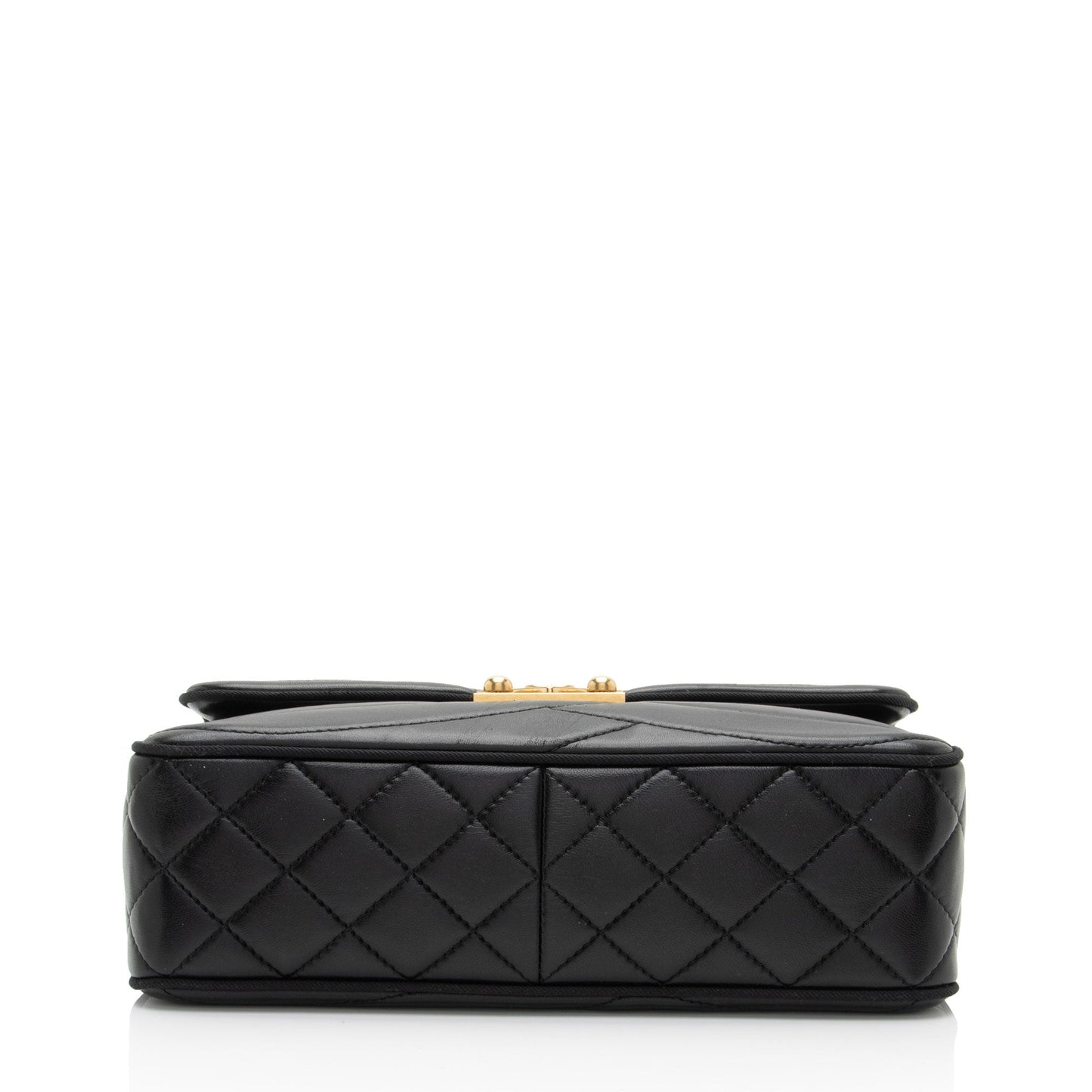 Chanel Scallop Quilted Lambskin Pagoda Medium Flap Bag (SHF-O5XtnL)