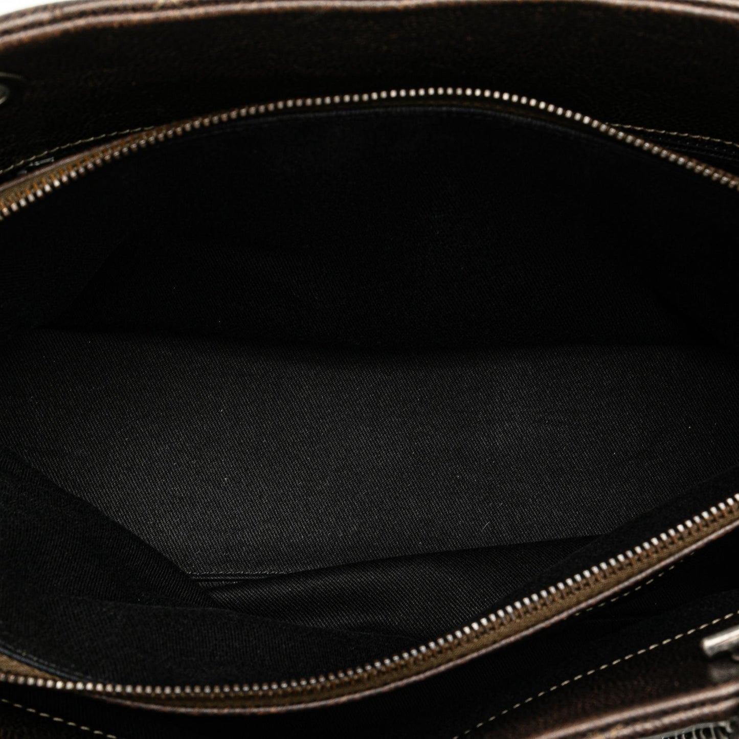 Chanel Small Quilted Caviar Chic Tote (SHG-RUXzte)