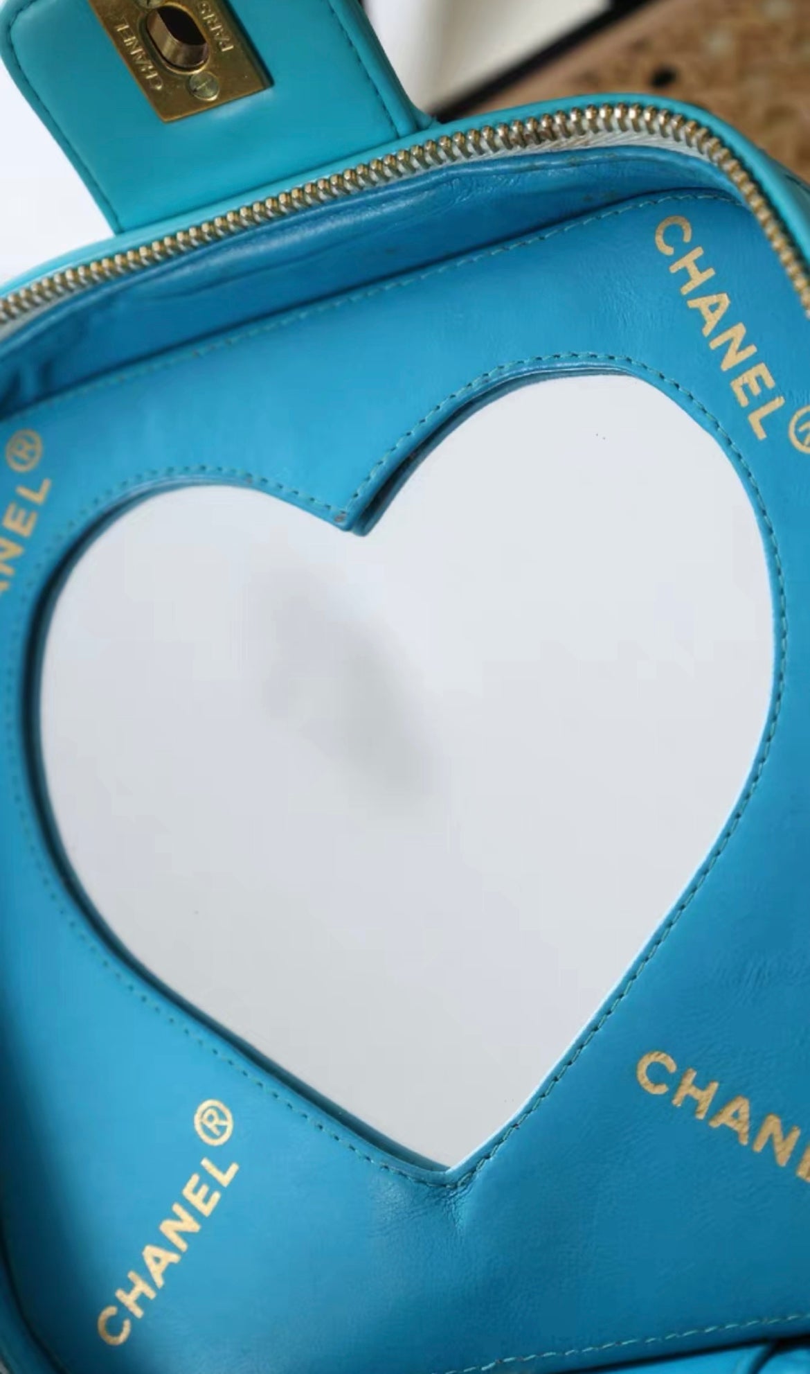 CHANEL 1995 "BARBIE" BLUE PATENT HEART-MIRROR VANITY CASE BAG