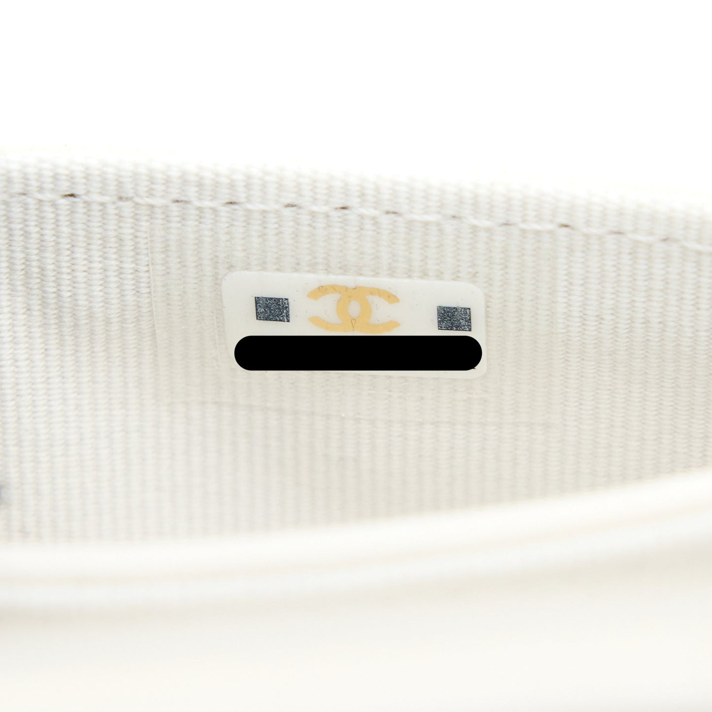 Chanel 19 Flap Card Holder Lambskin White Brushed (Microchip)