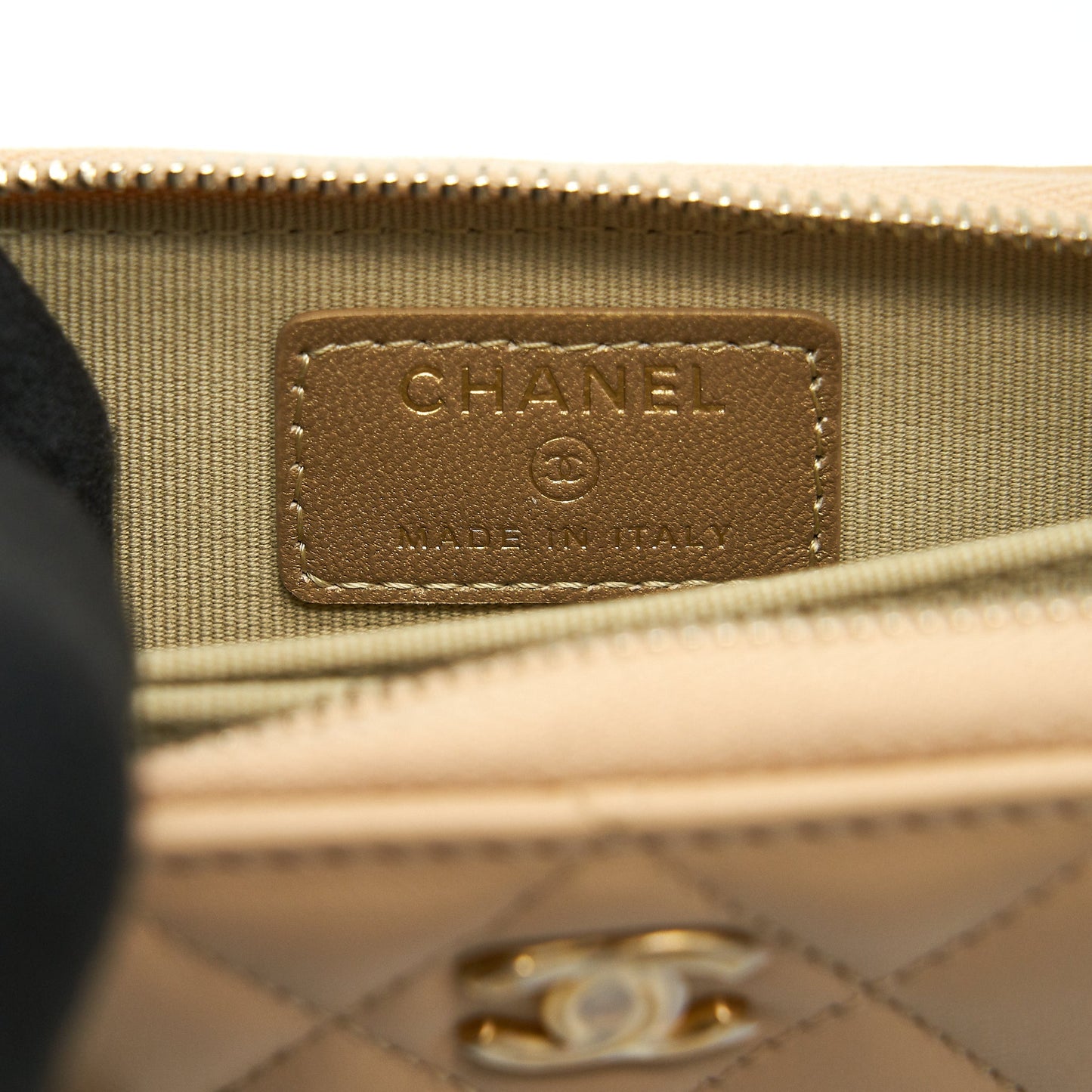 Chanel 22C Pearl Crush Card Holder With Chain Beige