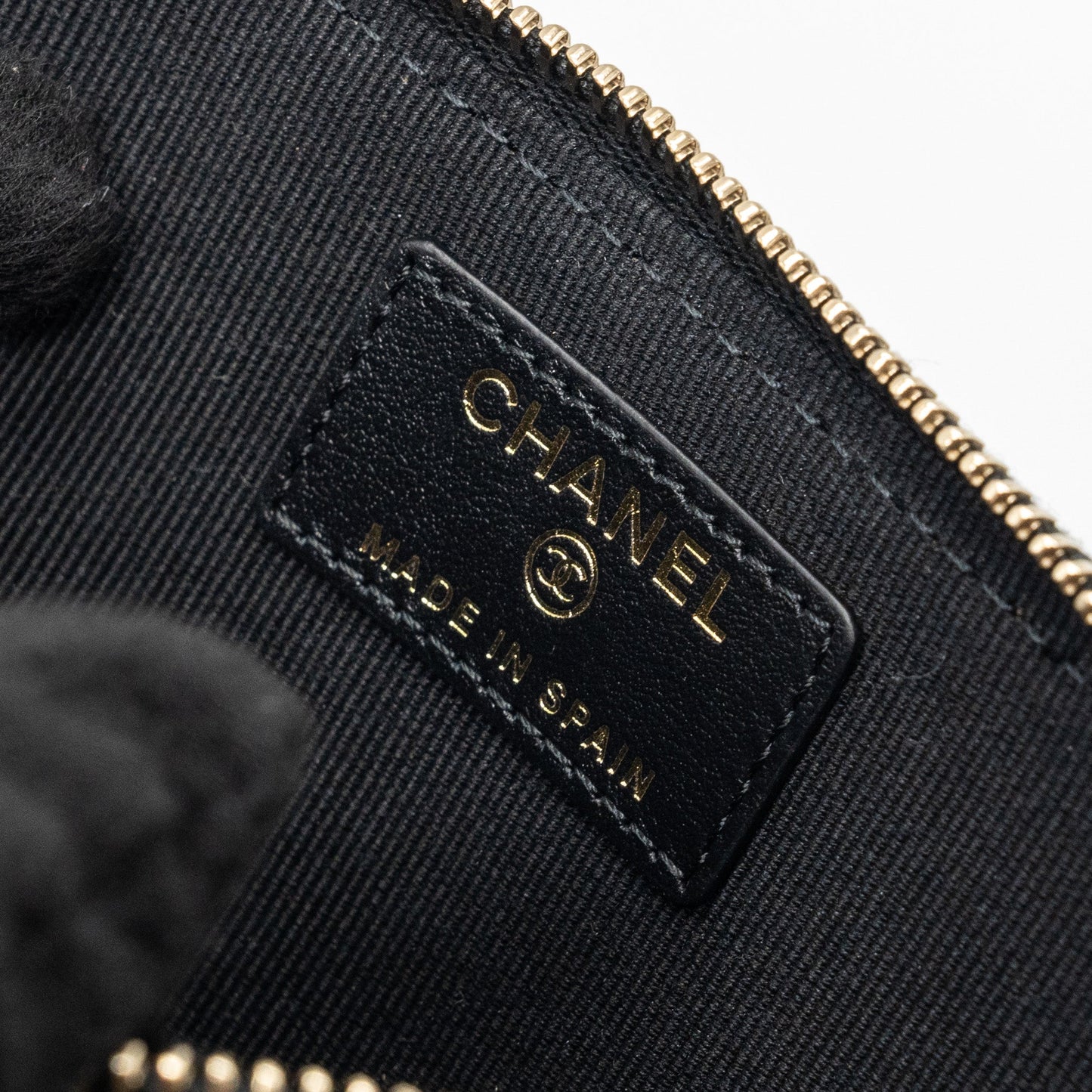 Chanel detailed CC logo zipper small wallet caviar black L