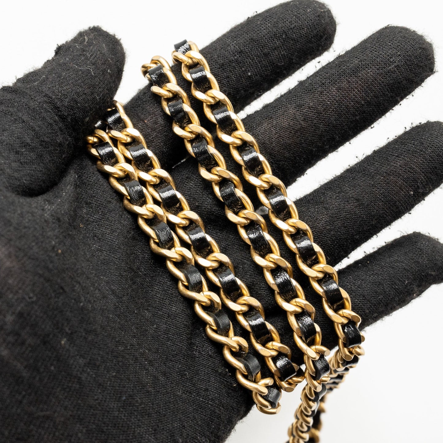 Chanel 24A Wallet On Chain Shiny Calfskin Black (Microchip)