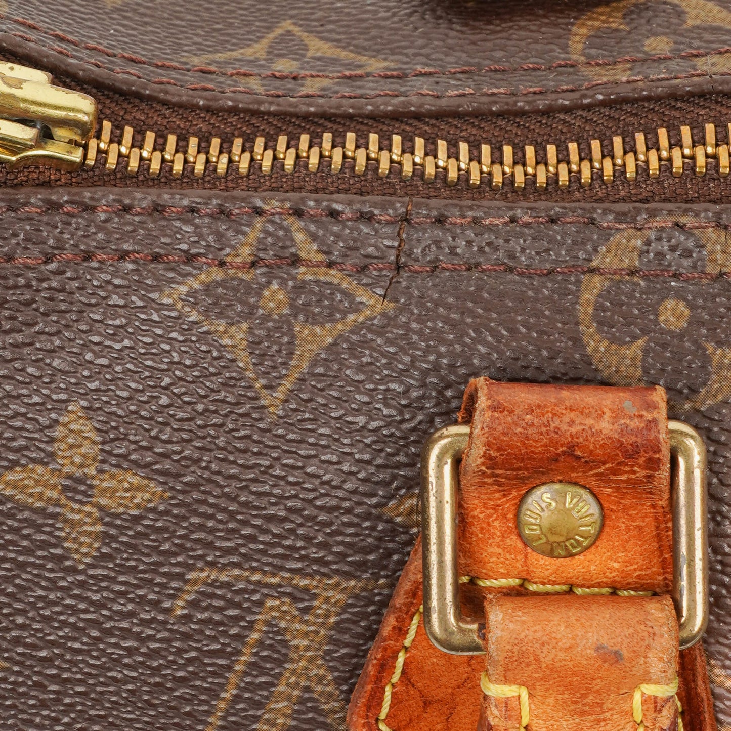 Louis Vuitton 25 Monogram Canvas Handbag