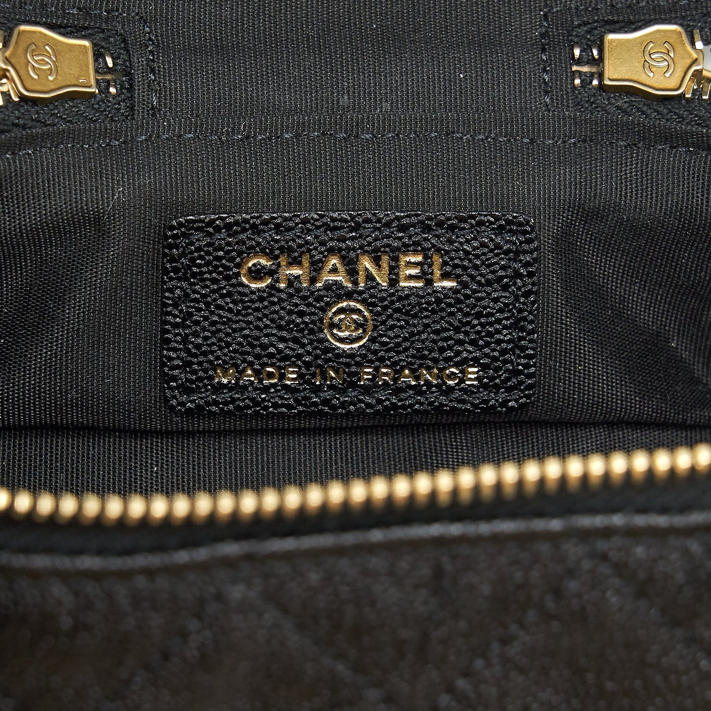 Chanel top handle mini zipper soft Vanity with chain Caviar black