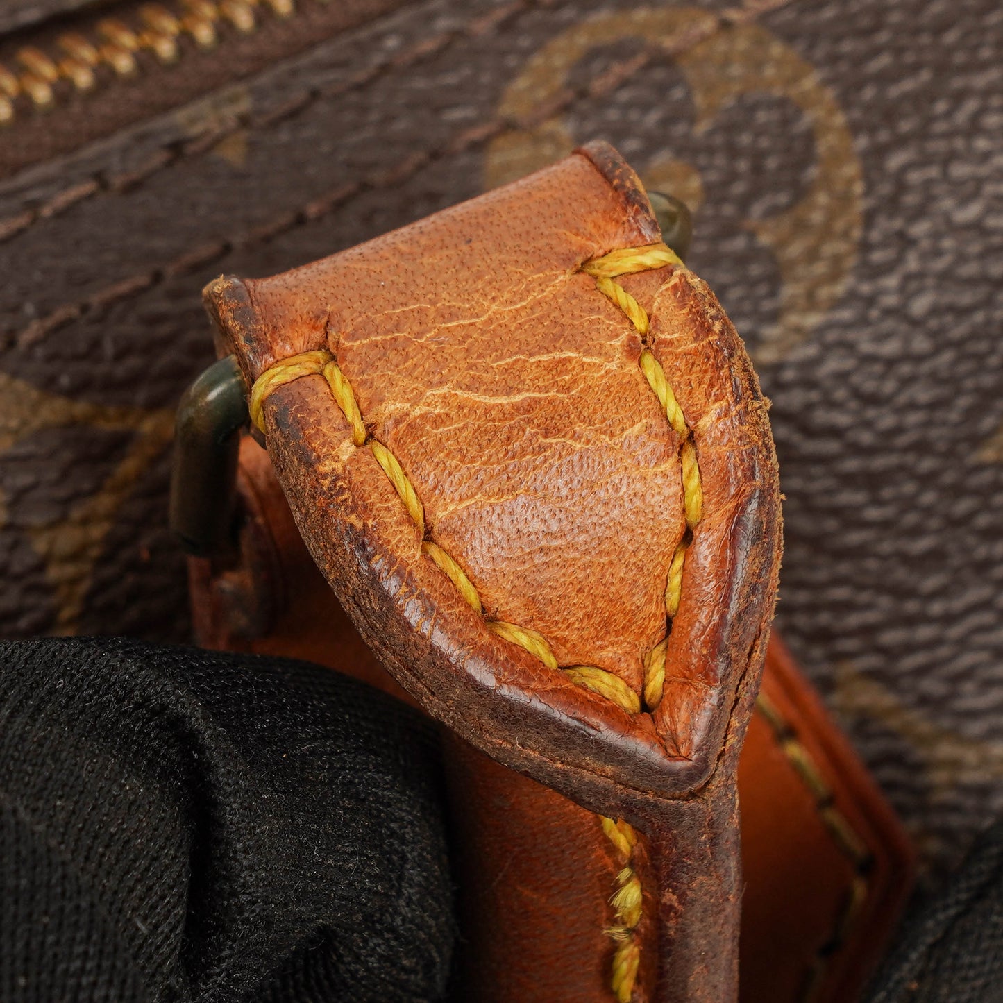 Louis Vuitton 30 Monogram Canvas Handbag