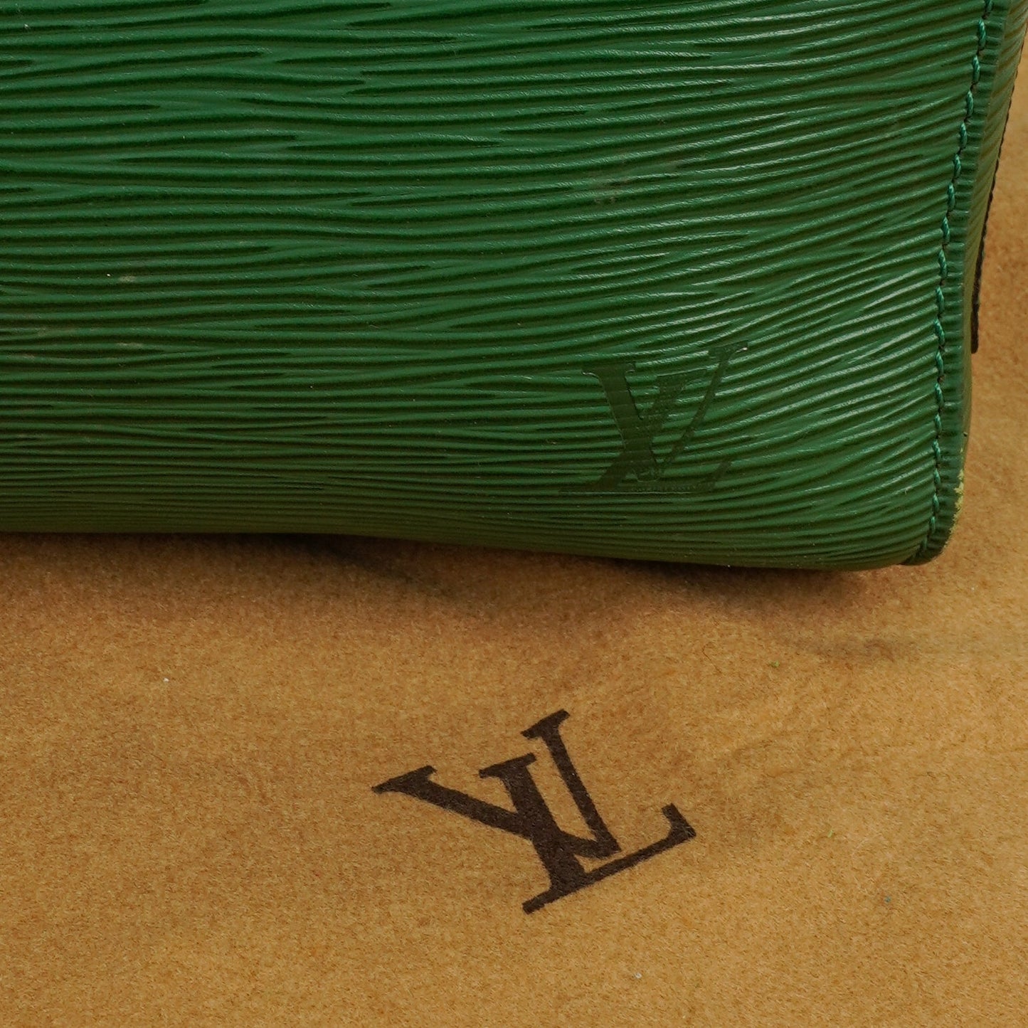 Louis Vuitton Keepall 55 Green EpI Leather Travel Bag