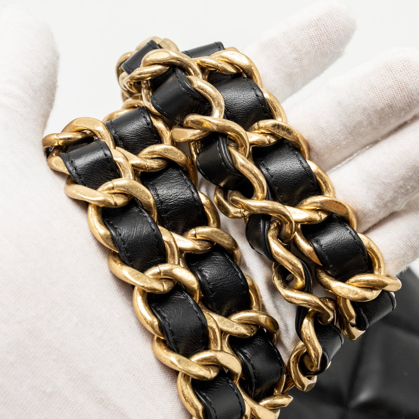 Chanel quilted double chain shoulder bag Lambskin black (micochip)