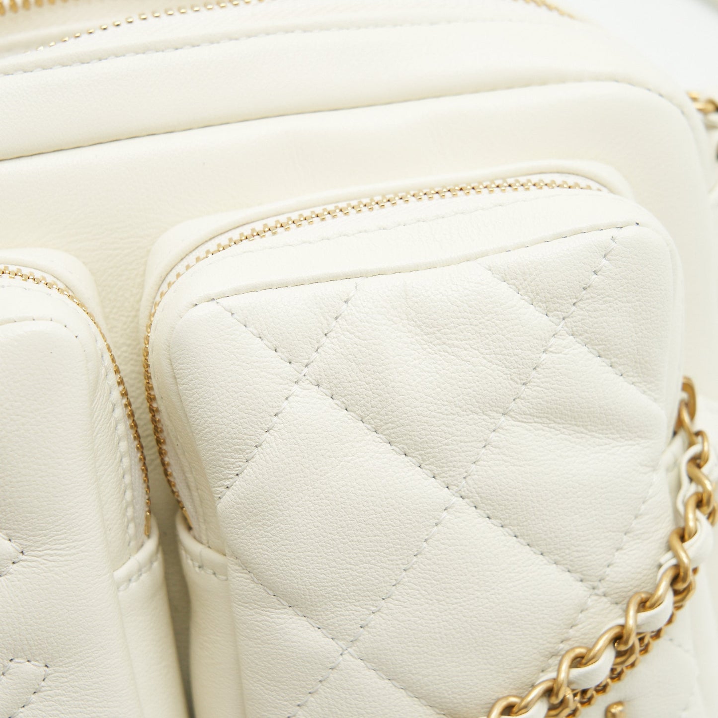 Chanel 22C Camera Bag calfskin white
