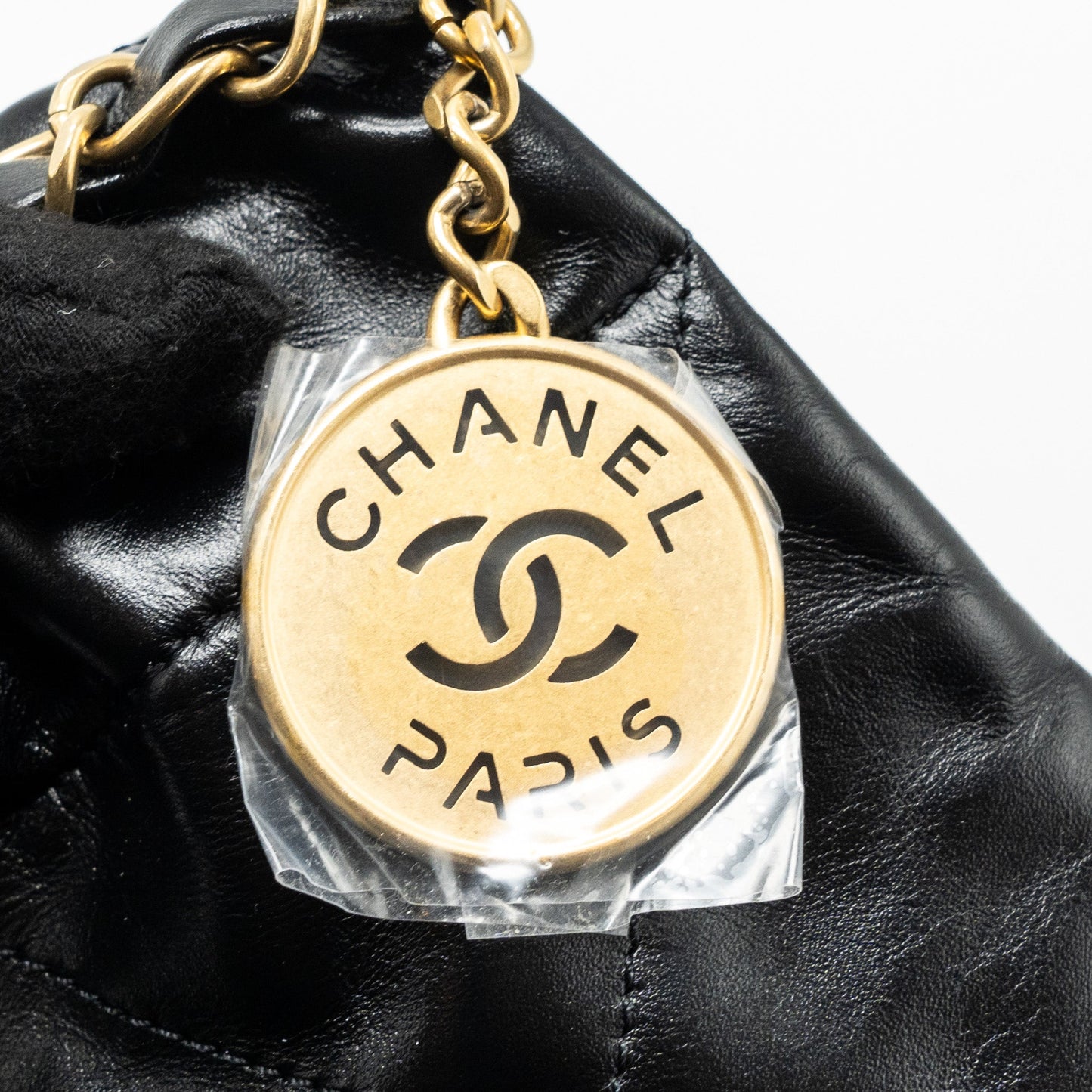 Chanel 24C 22 Bag Calfskin Black (microchip)