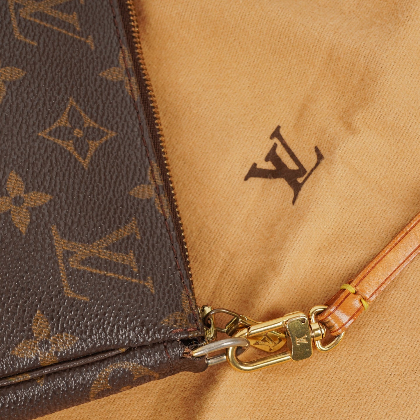 Louis Vuitton Pochette Accessoires Monogram Canvas Clutch Handbag