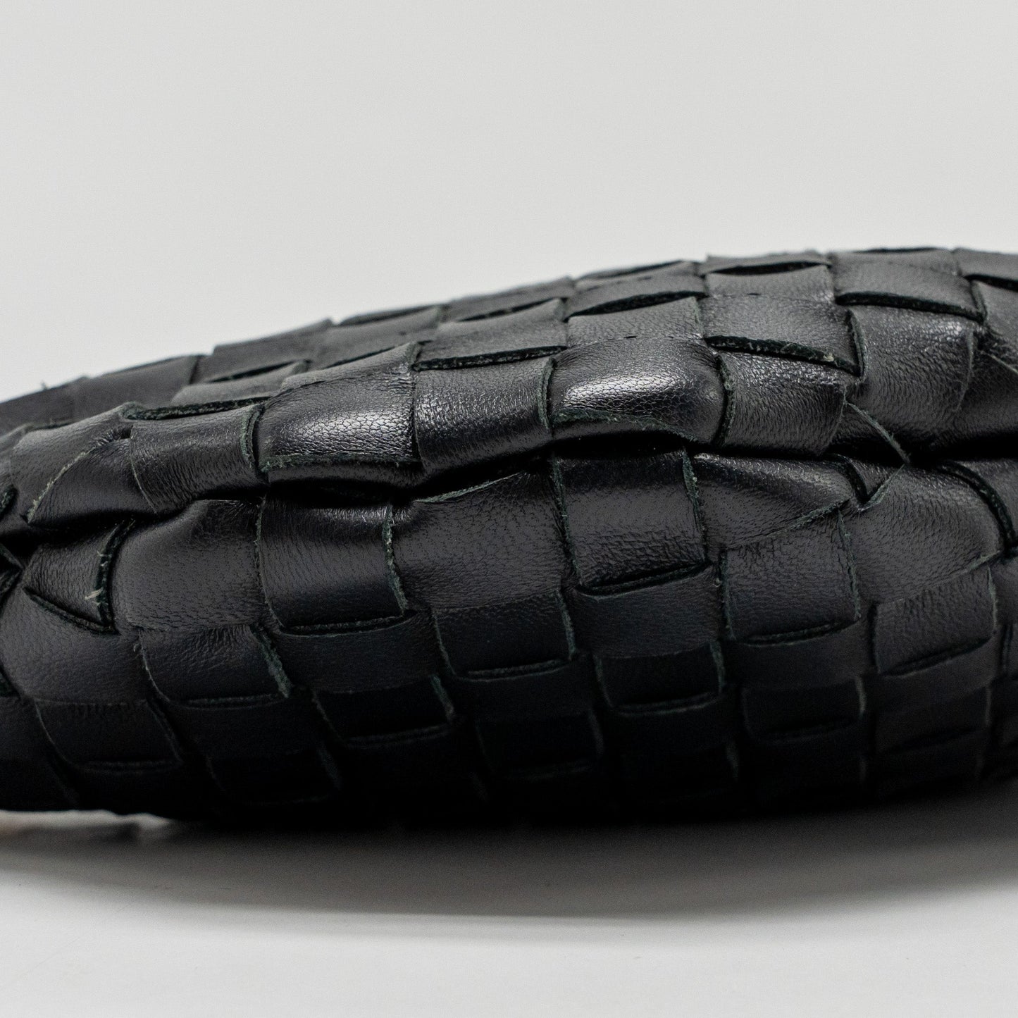 Bottega Veneta mini turn pouch lambskin black