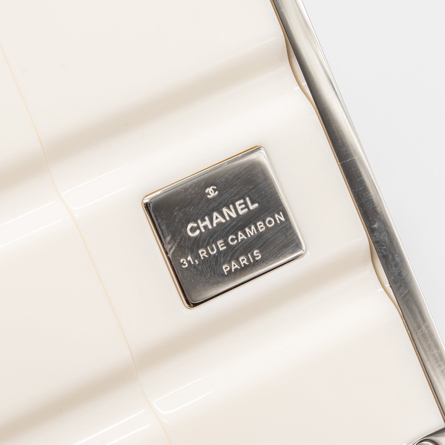 Chanel Paris-Hamburg runway container clutch bag white / black / red