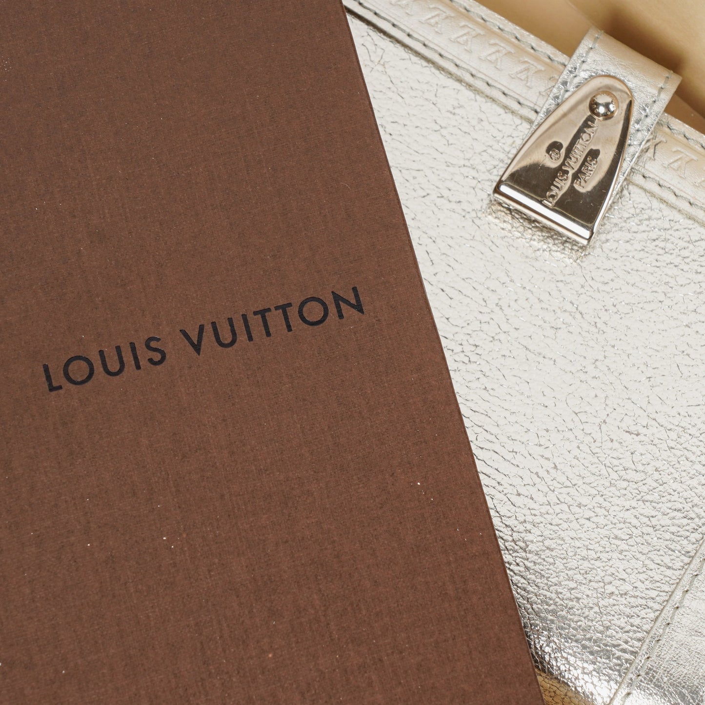 Louis Vuitton Silver Suhali Leather Partnenaire Agenda/Notebook Cover