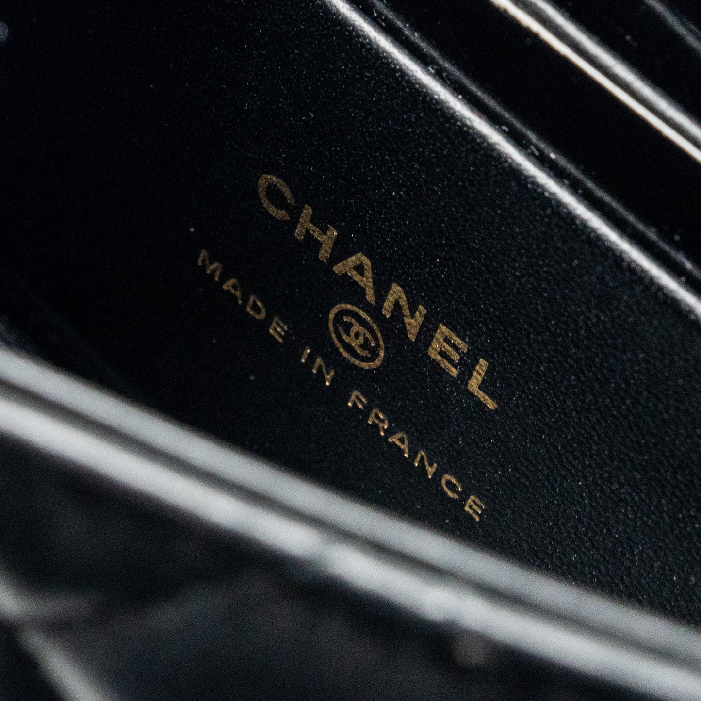 Chanel 22B Top Handle Mini Flap Clutch Lambskin black (Microchip)