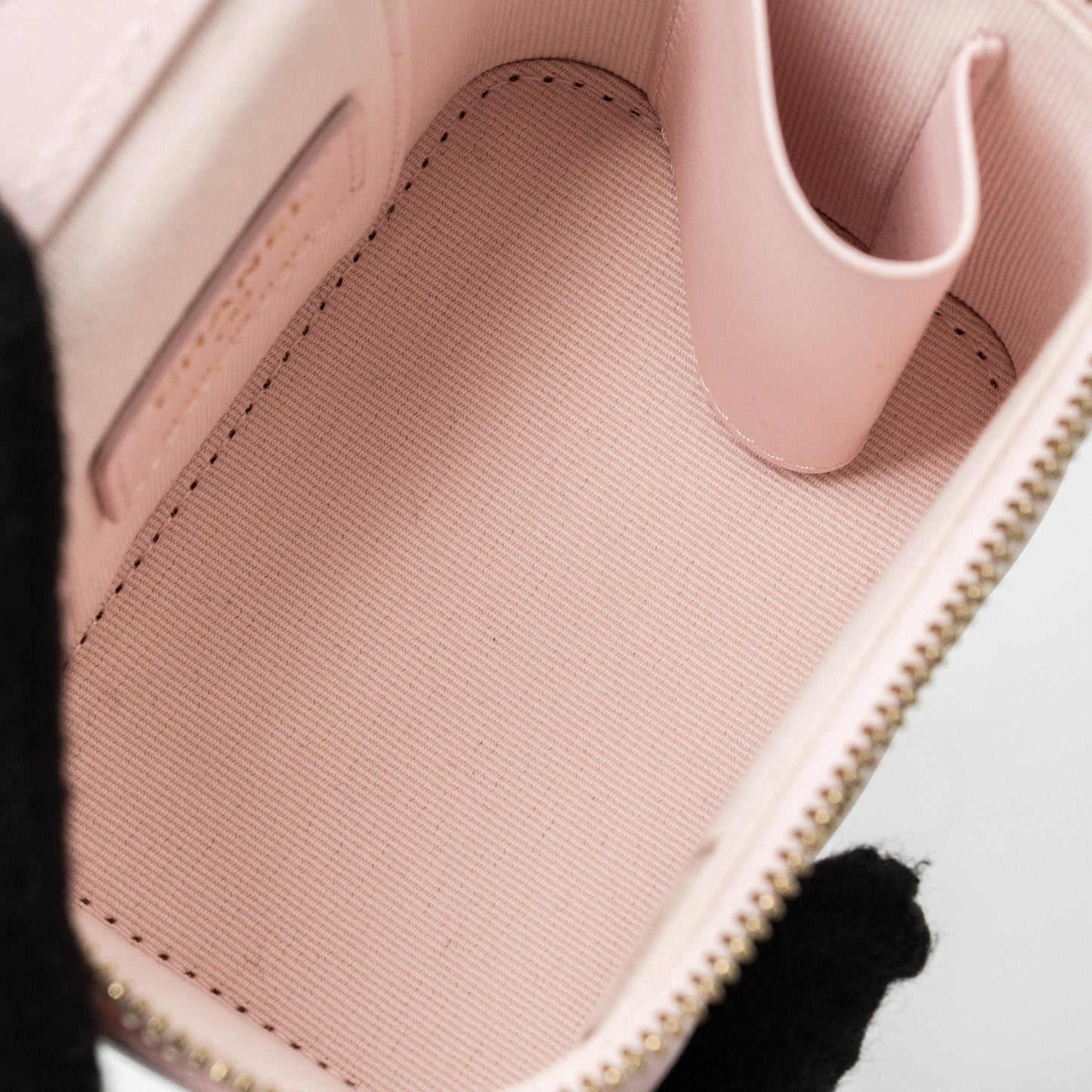 Chanel mini vanity with giant chain lambskin light pink L
