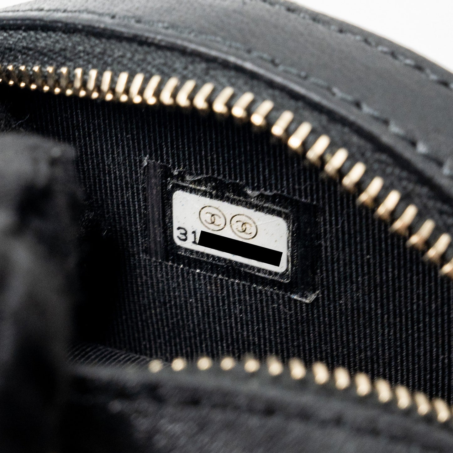 Chanel 22c Quilted Round Clutch With Chain Lambskin Black L