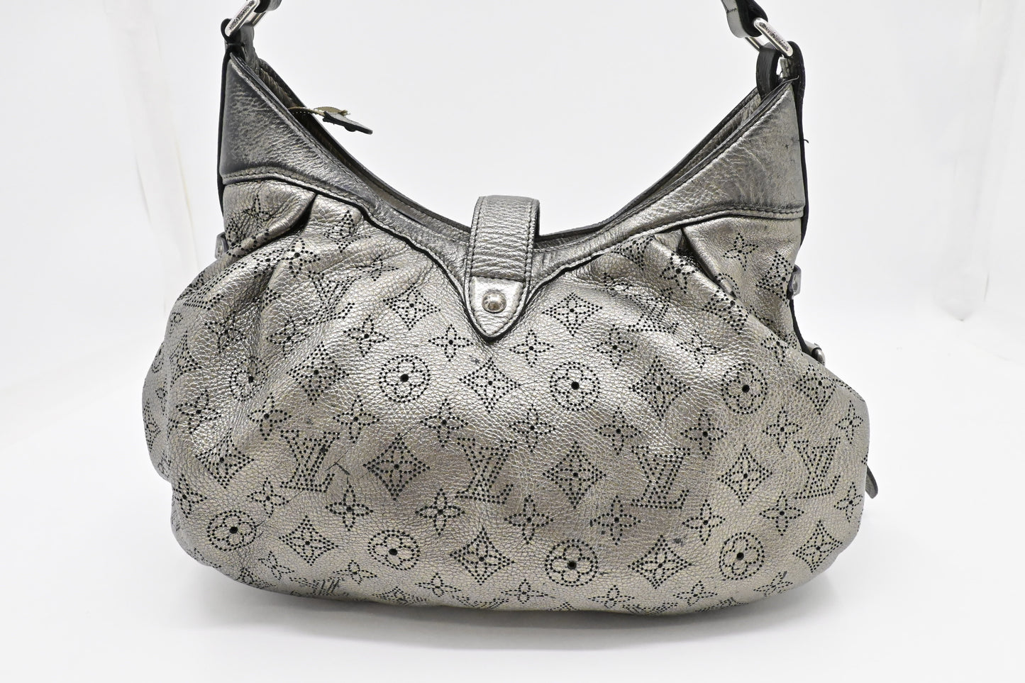 Louis Vuitton Mahina XS in Silver Metallic Leather