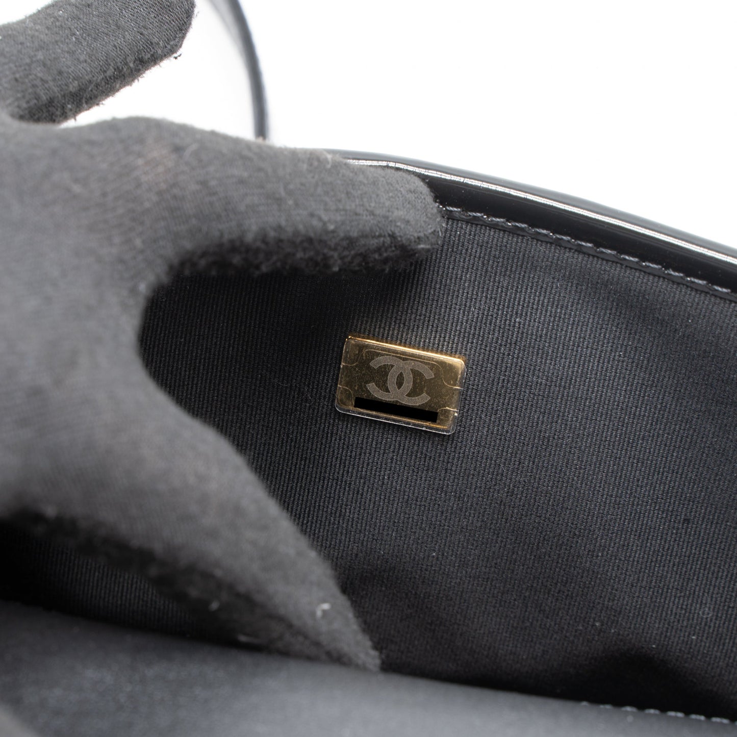 Chanel 22K Top Handle Messenger Bag Patent Leather Black Brushed (Microchip)