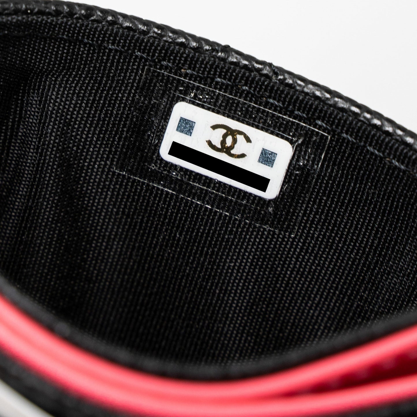 Chanel 23P Quilted CC Logo Card Holder Caviar Black L (Microchip)