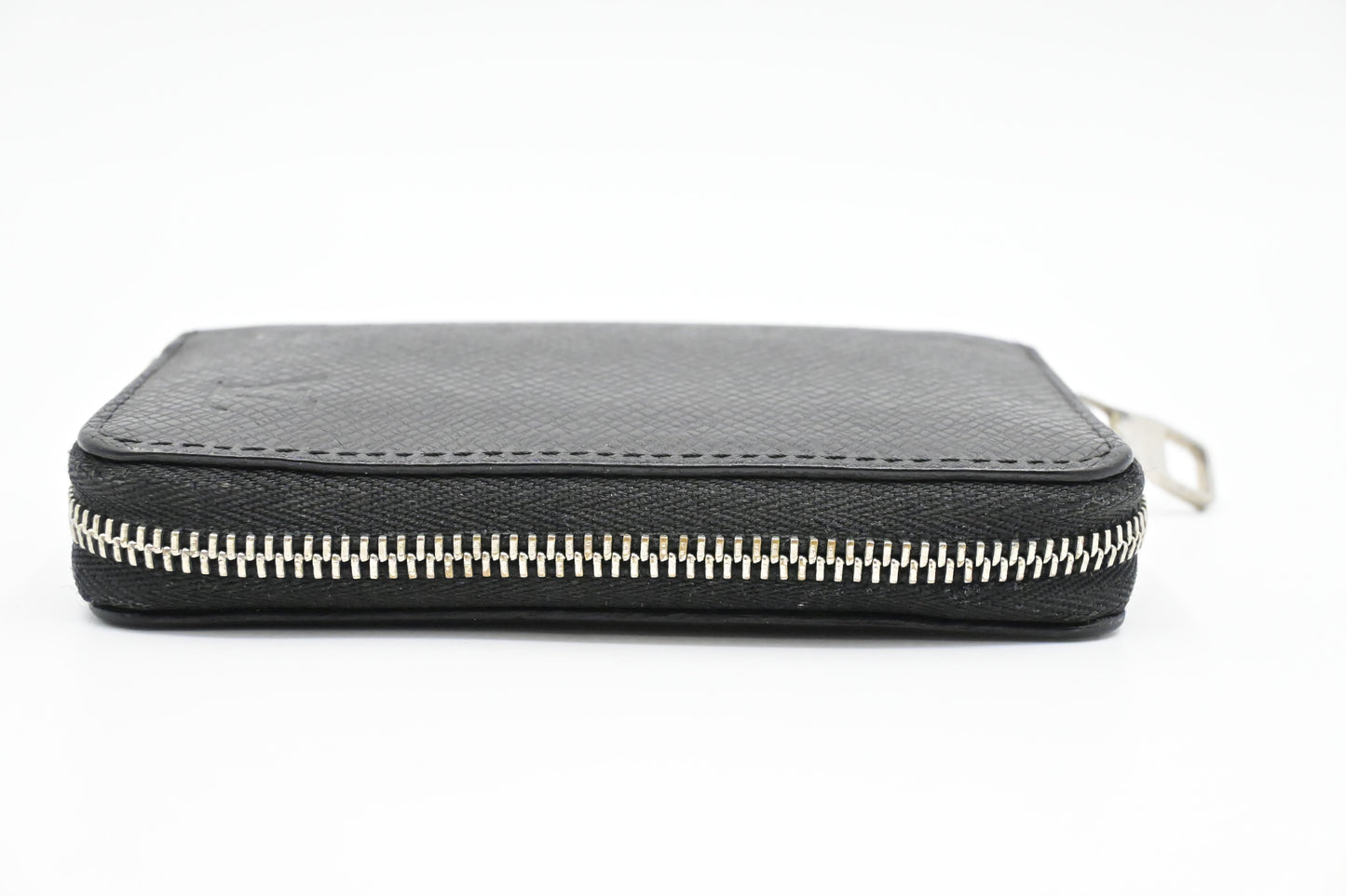 Louis Vuitton Zippy Coin Case in Black Taiga Leather