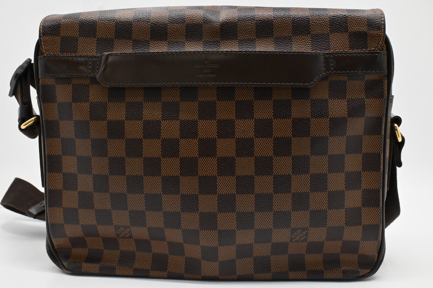 Louis Vuitton Shelton MM in Damier Ebene Canvas