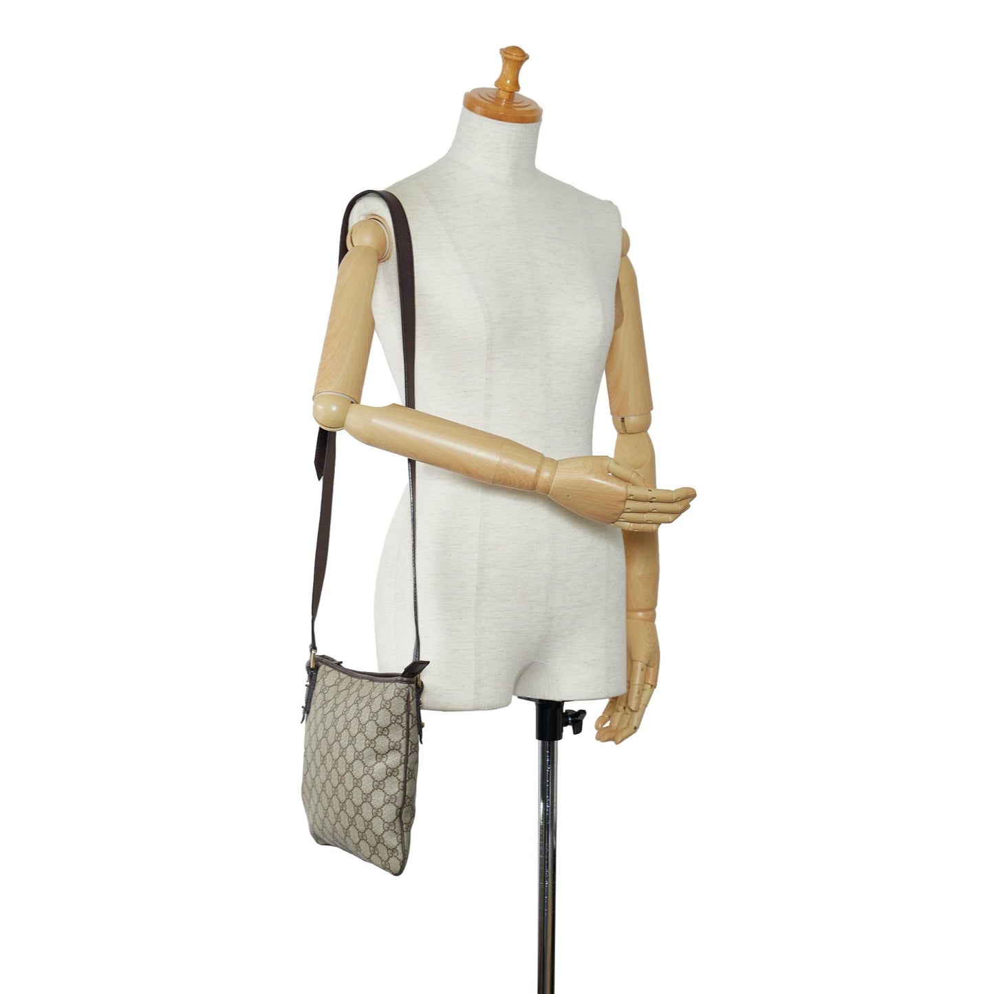 Gucci GG Supreme Crossbody Bag (SHG-iFtrNf)