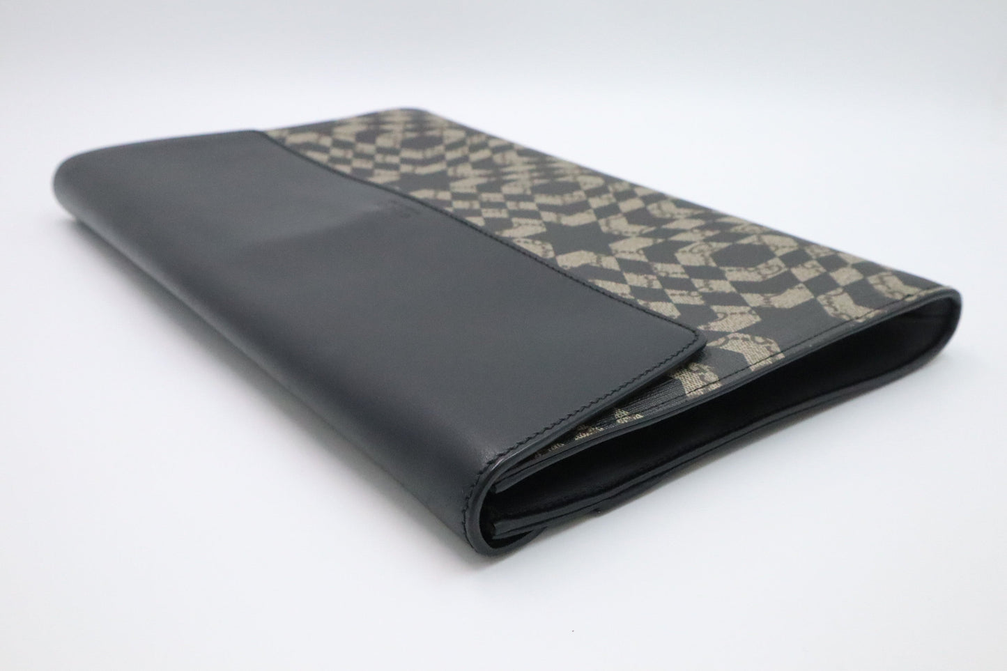 Gucci Clutch in Kaleidoscope GG Supreme Canvas