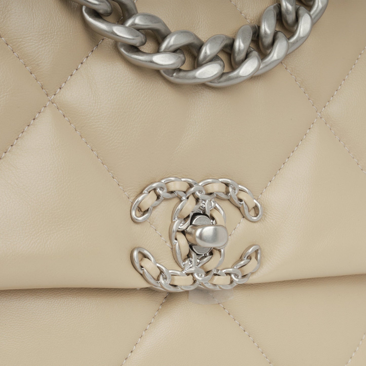 Chanel Chanel 19 - Small