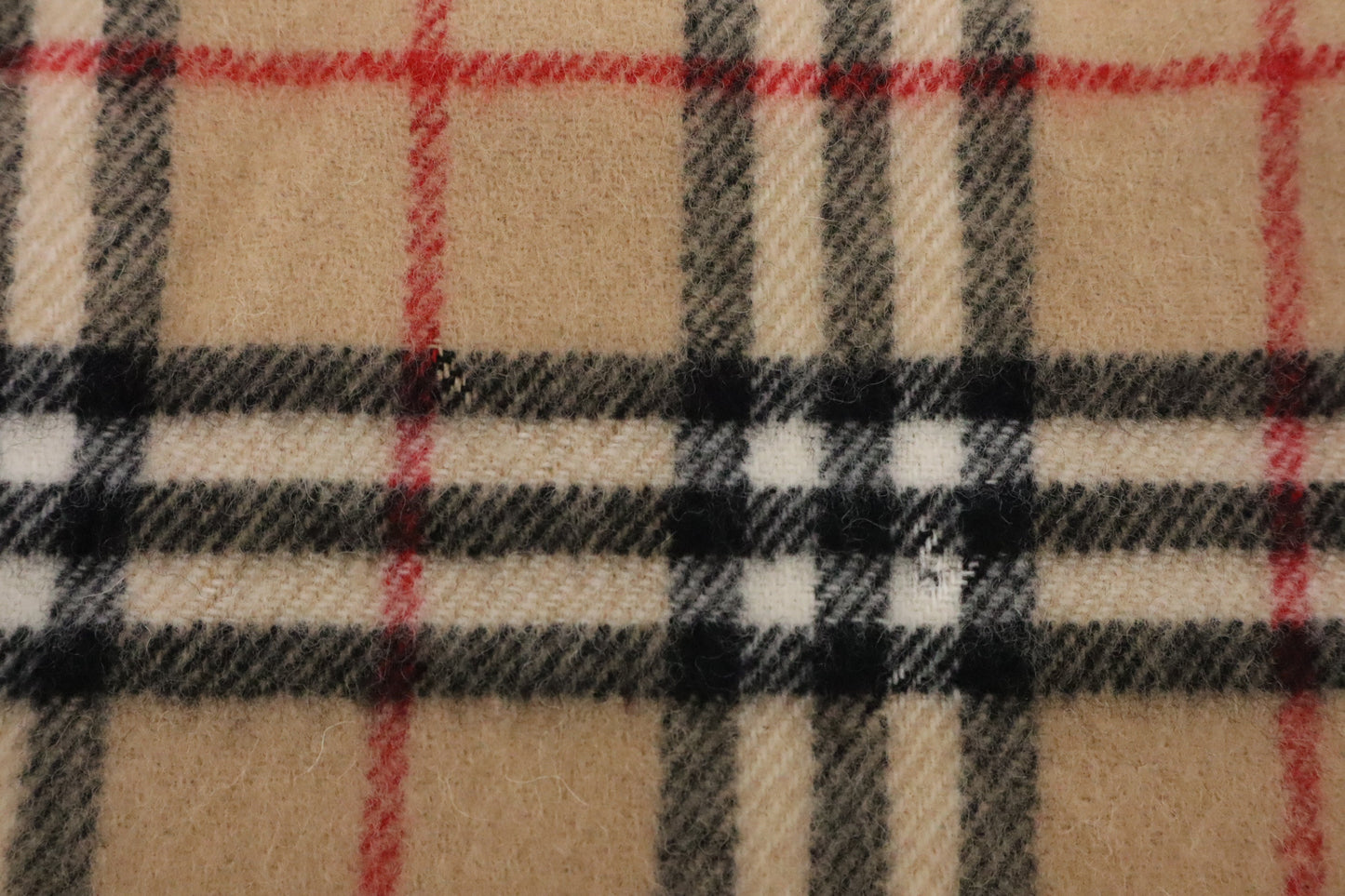 Burberry Shawl in Brown Checked New Wool