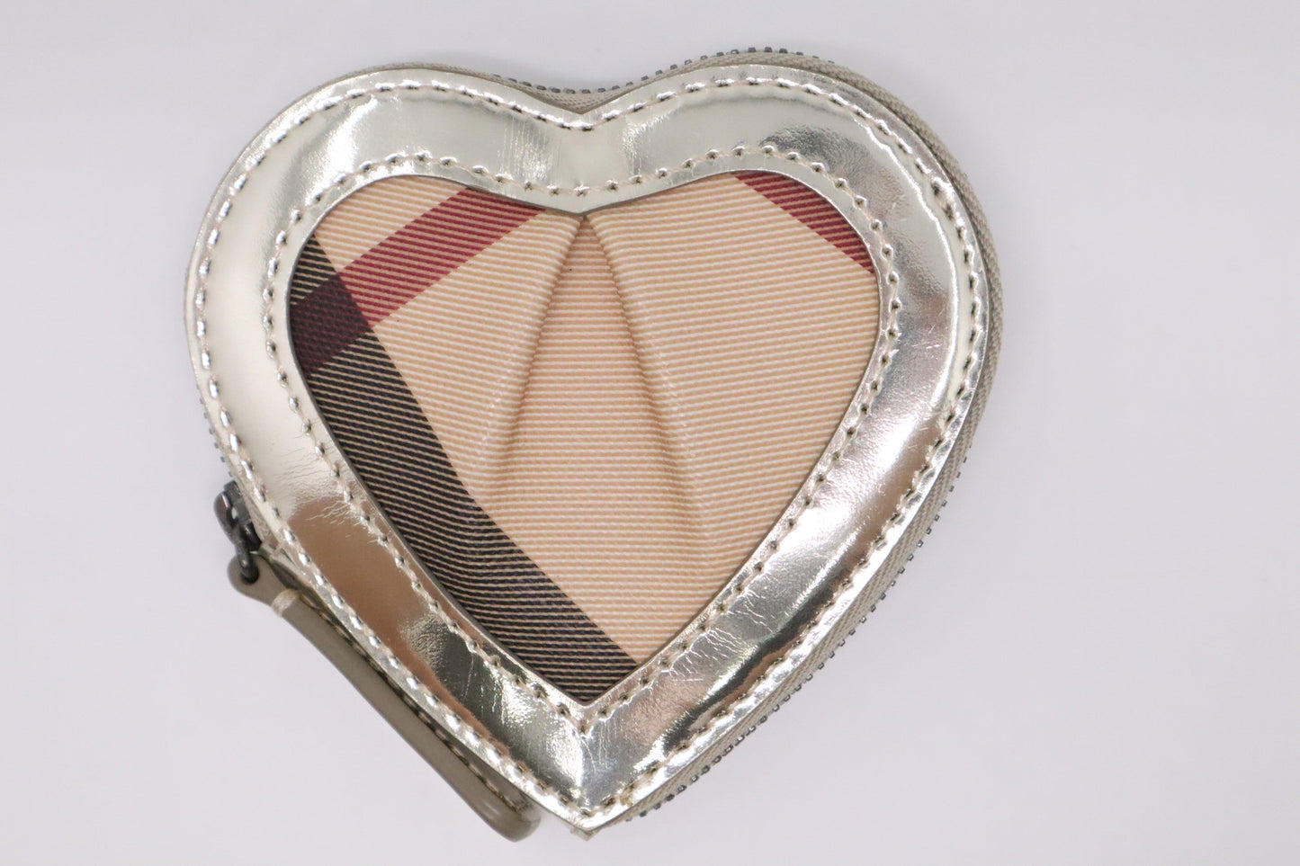 Burberry Heart Coin Case in Nova Check and Silver Leather
