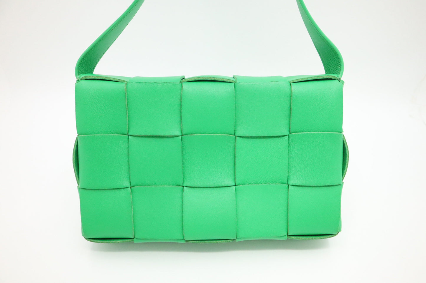 Bottega Veneta Cassette in Green Intrecciato Leather