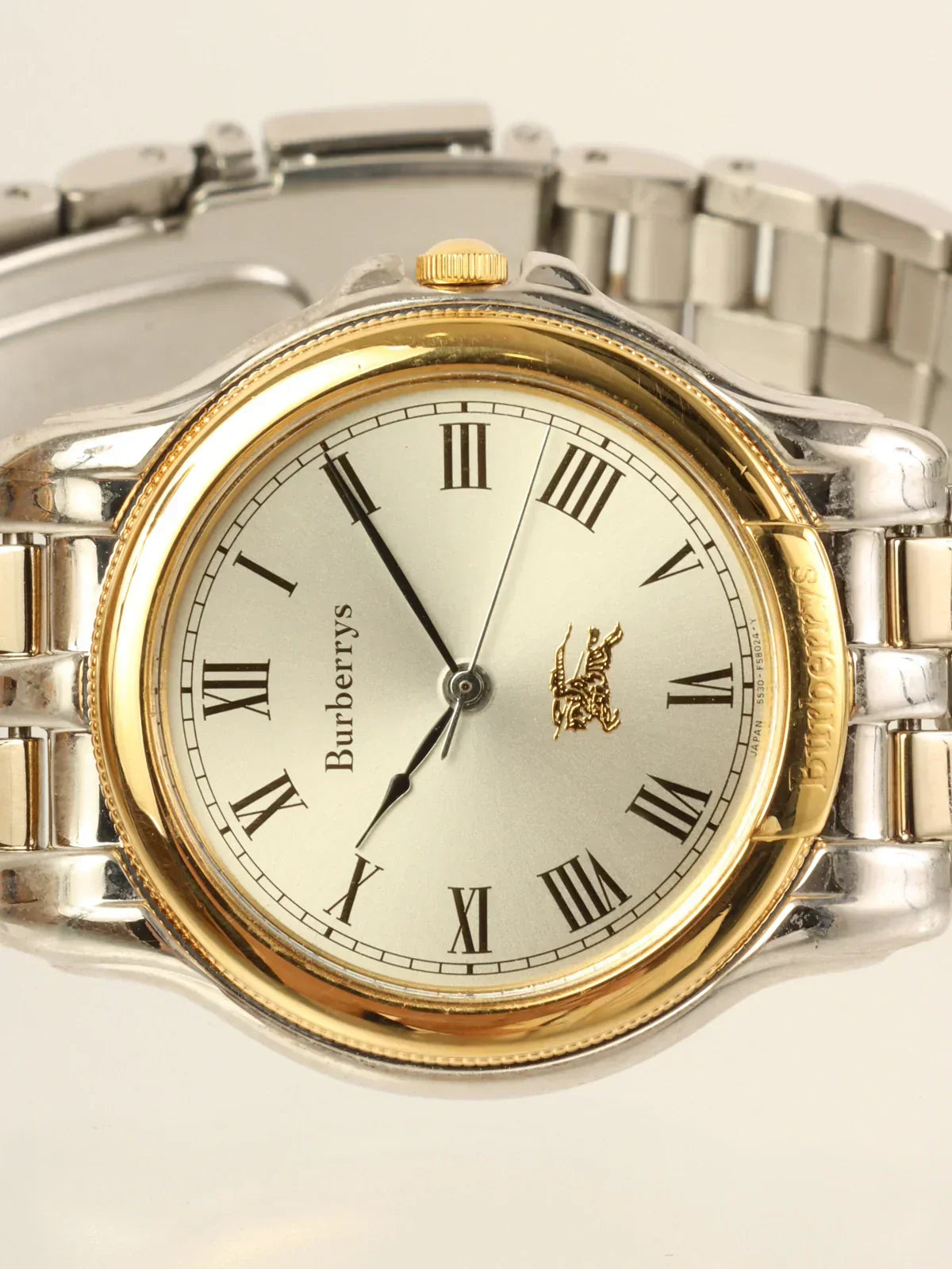 Luxury Burberry Round Logo Face Watch Silver/Gold