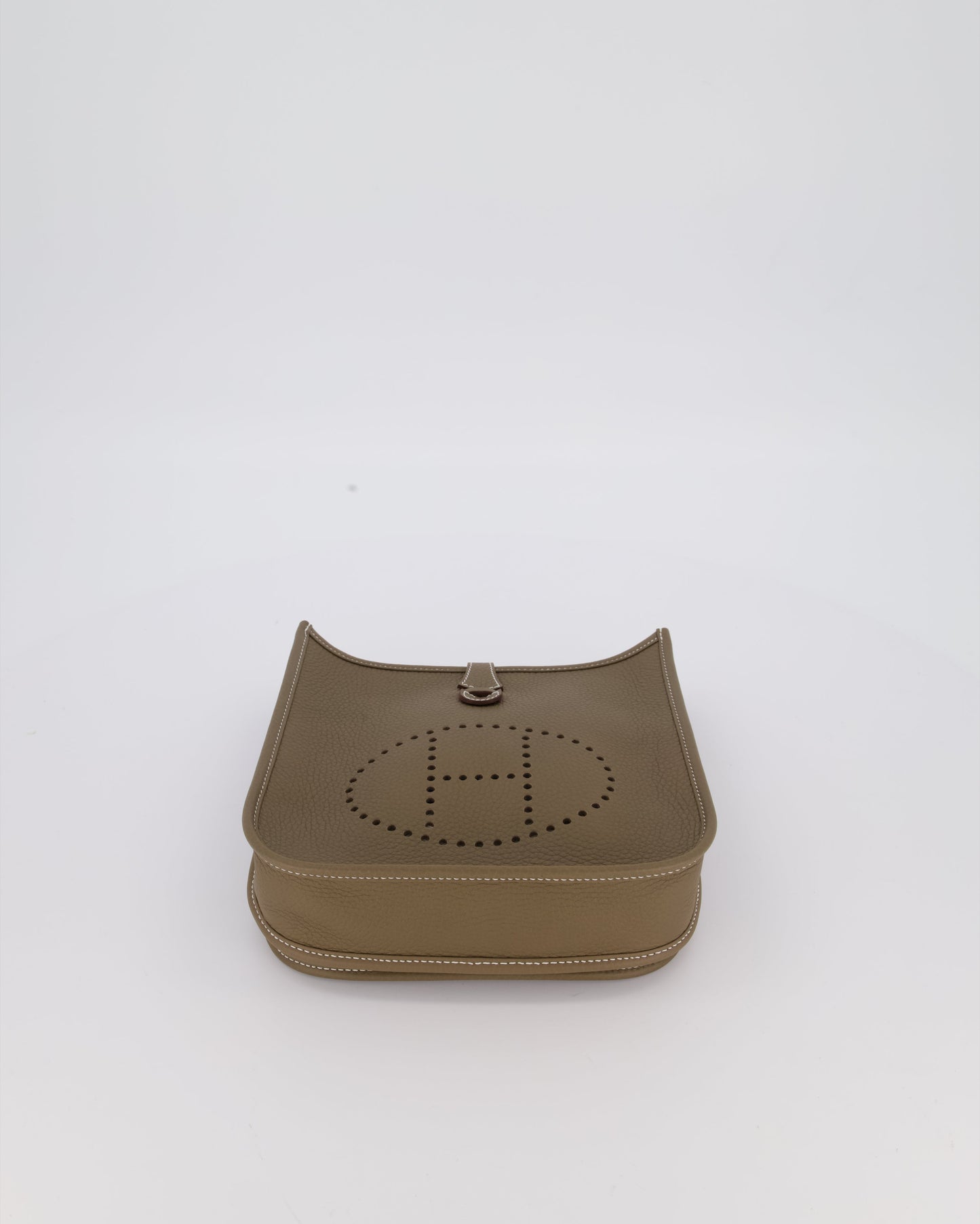 *HOT & RARE* Hermès Evelyne III 23 Bag in Etoupe Taurillon Clemence Leather with Gold Hardware