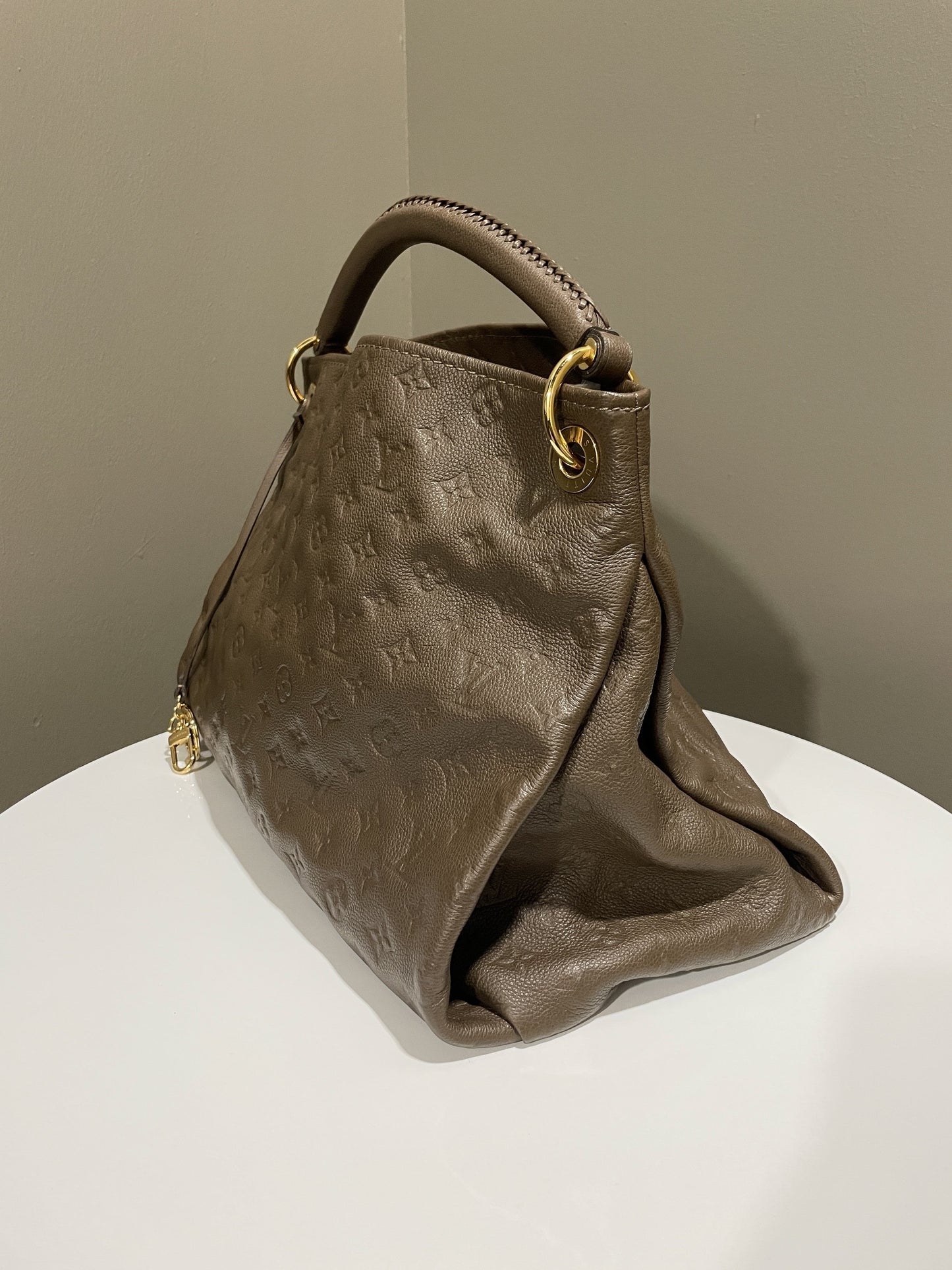 Louis Vuitton Arsty Bag Brown Taupe