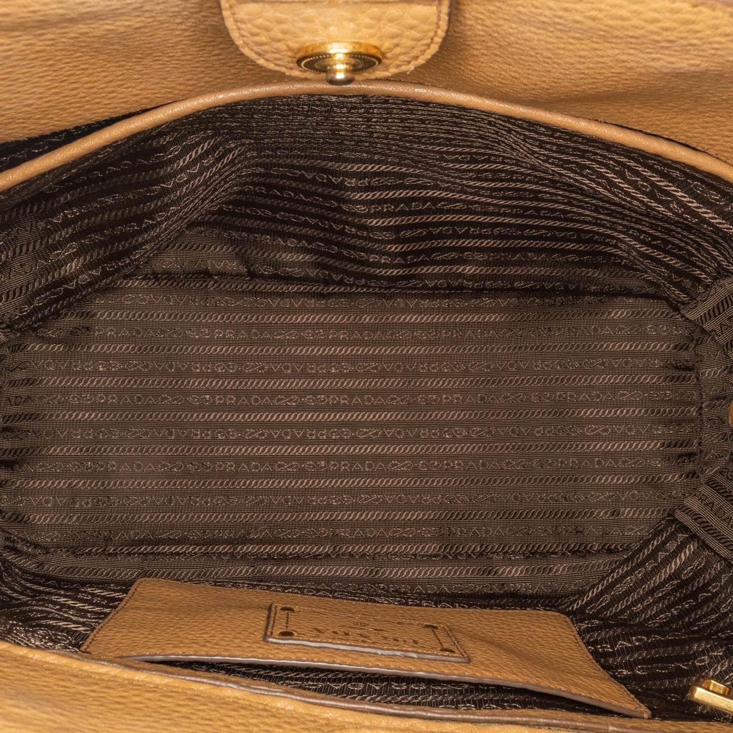 Prada Vitello Daino Satchel (SHG-kARDtD)